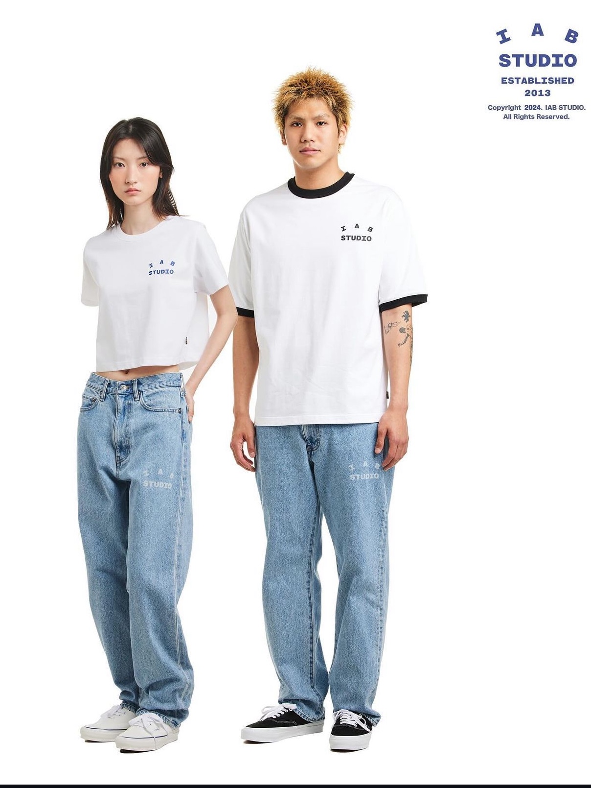 IAB Studio Established T-Shirt White Black 착용 스타일 - 2
