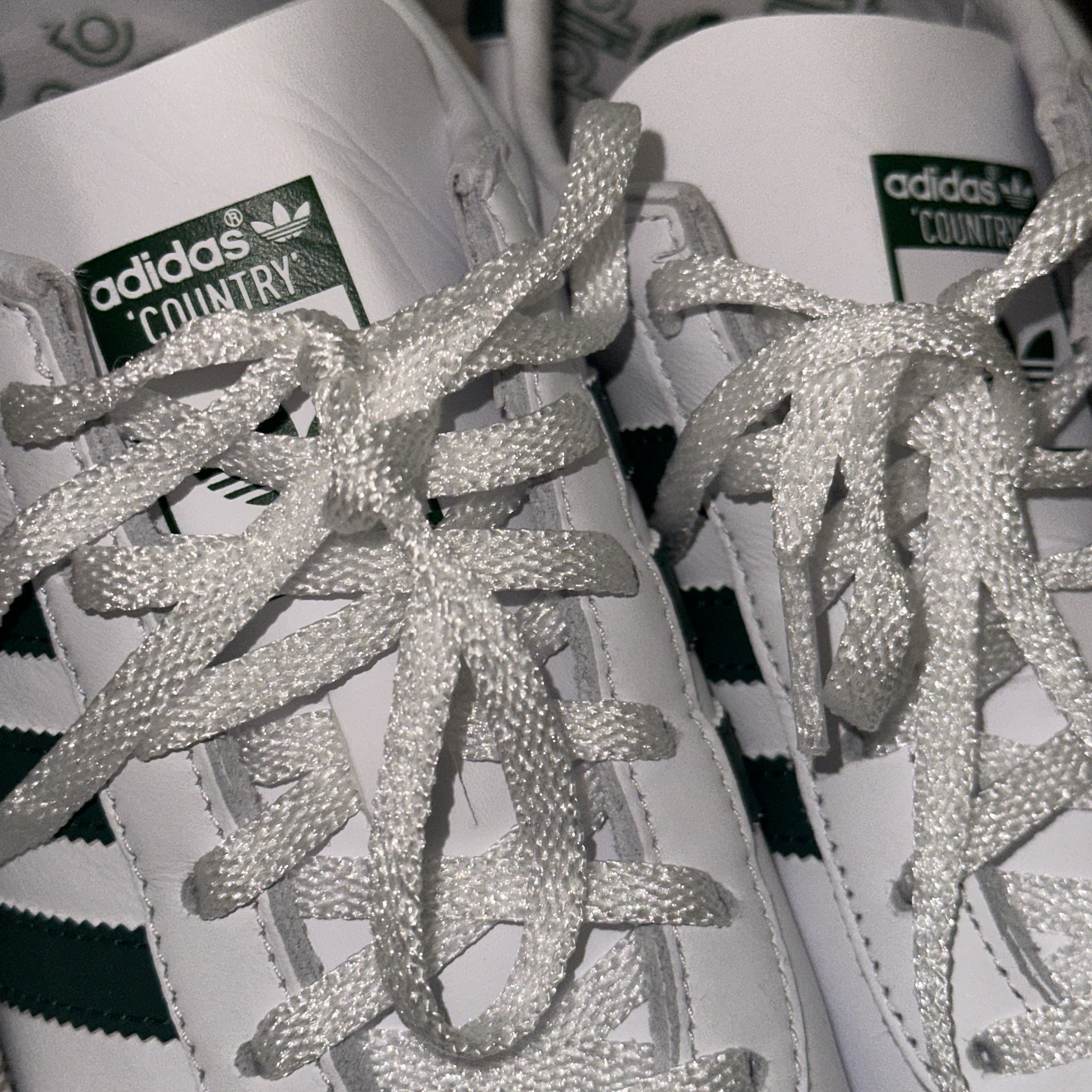 Adidas Country OG Cloud White Collegiate Green 착용 스타일