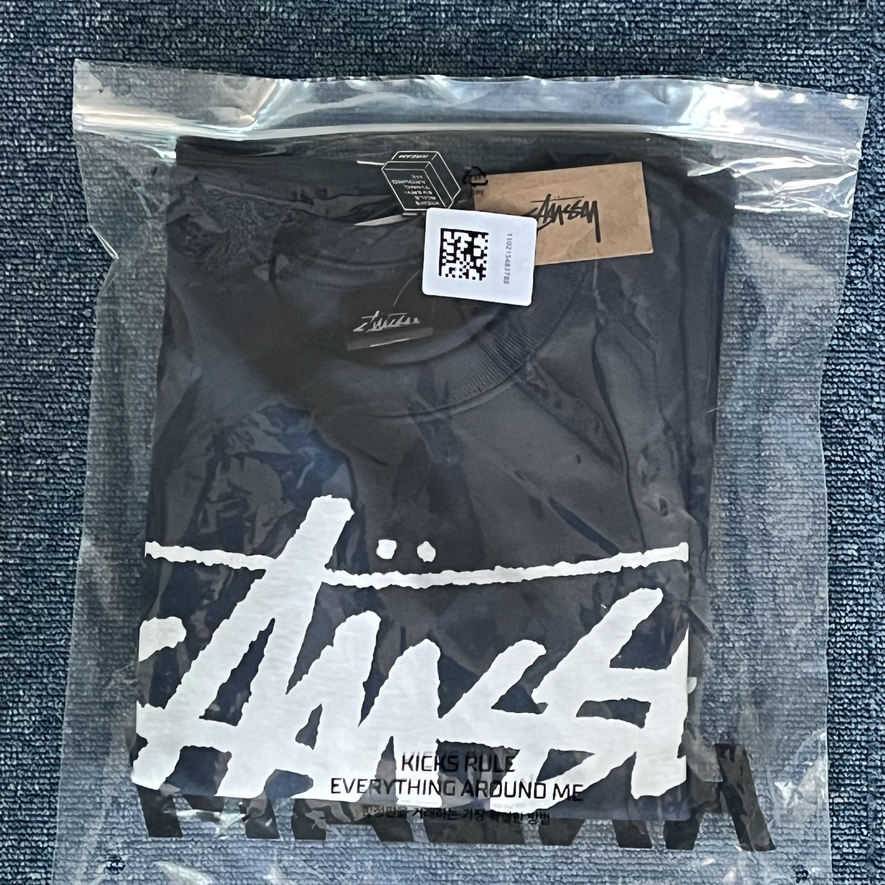 Stussy World Tour T-Shirt Navy 2024,2025 착용 스타일 - 2