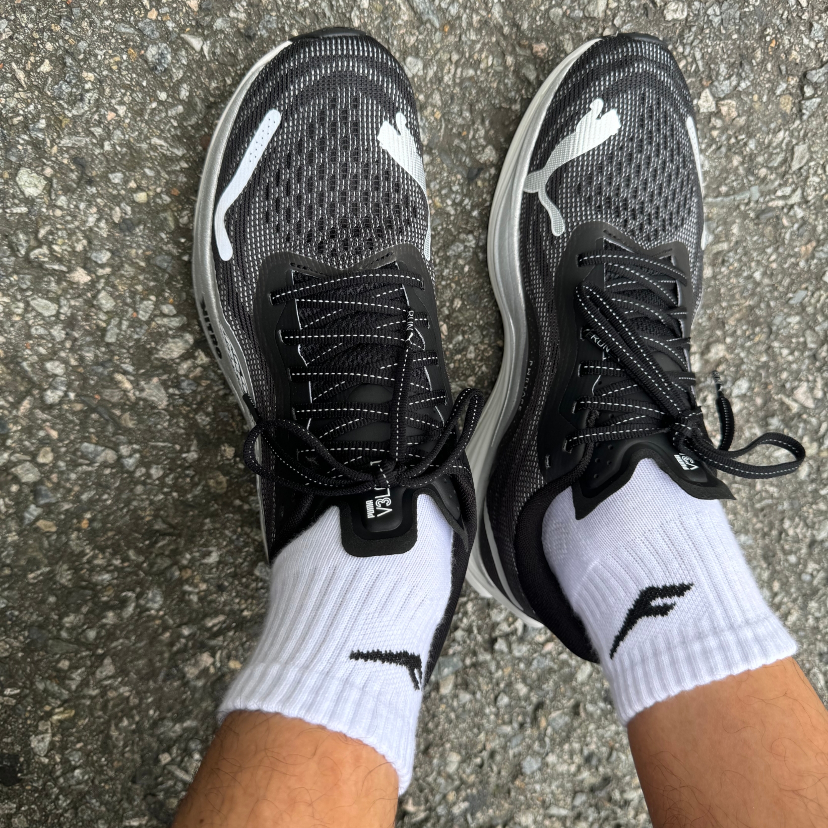 Puma Velocity Nitro 3 Black White Silver 착용 스타일