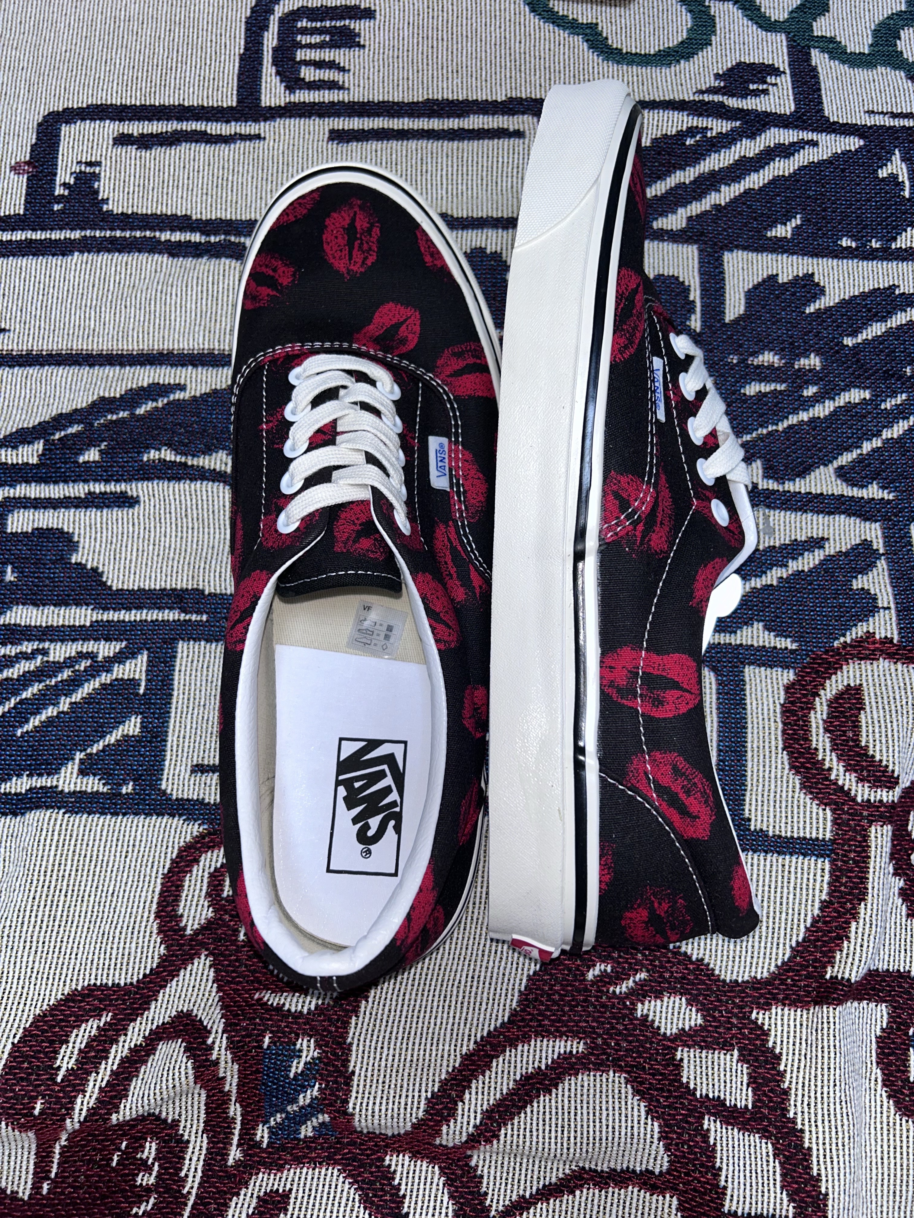 Vans Era 95 DX Anaheim Factory Black Hotlips 착용 스타일 - 4