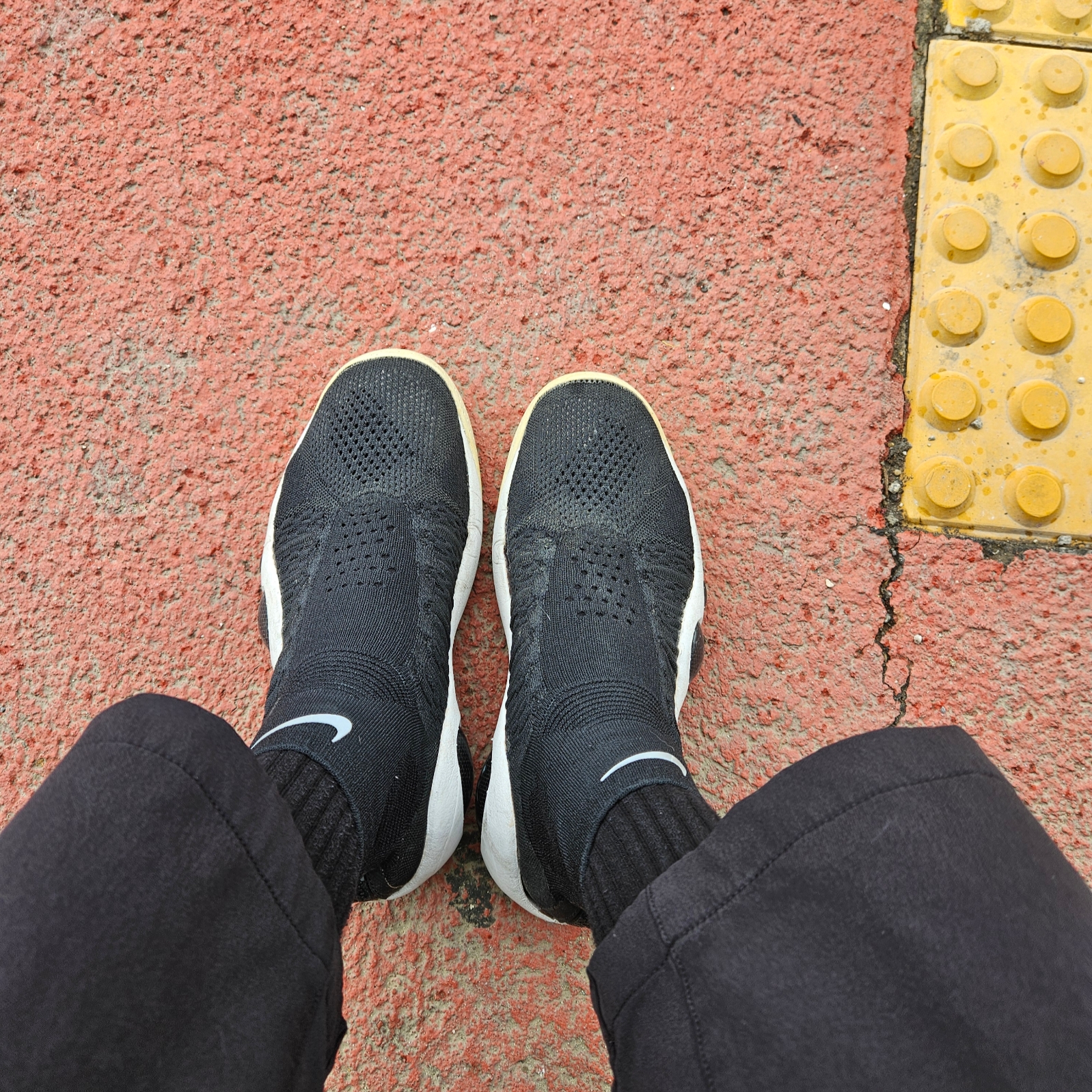 Nike Air Flight Bonafide Black White 착용 스타일 - 1