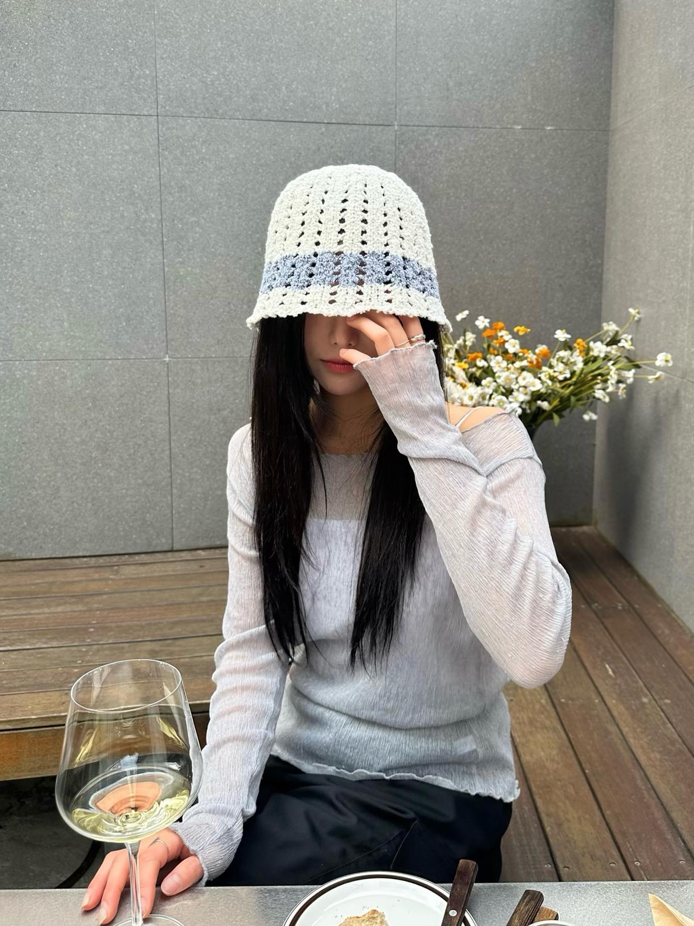 Allincomplete Cotton Candy Bucket Hat Ivory 착용 스타일 - 4