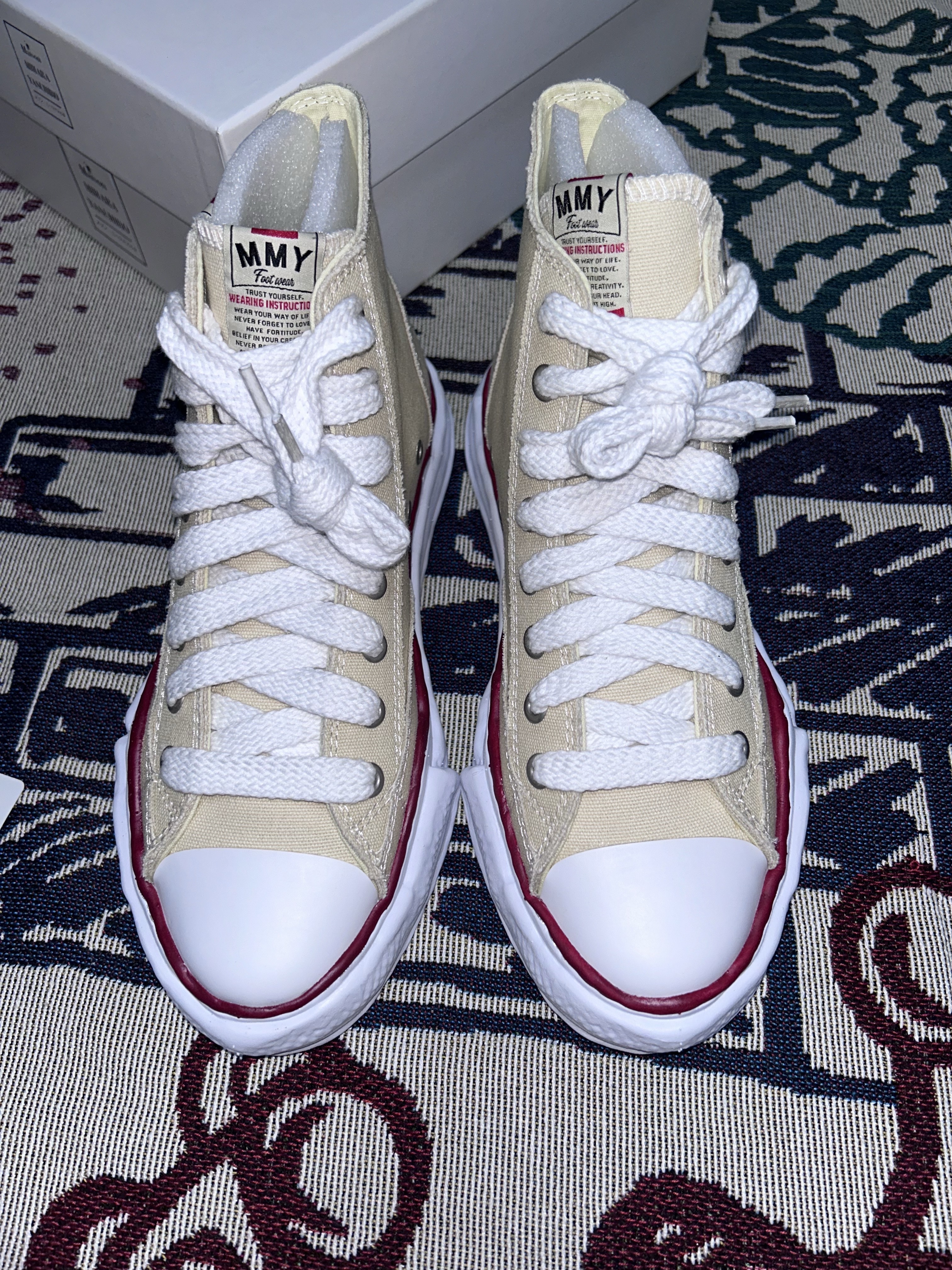 Maison Mihara Yasuhiro Peterson OG Sole Canvas High-top Sneakers Natural 착용 스타일 - 4