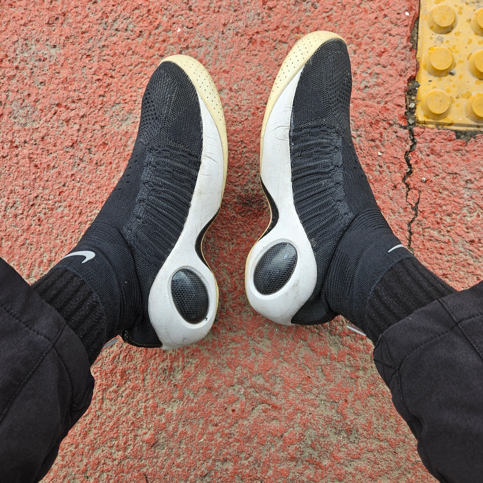 Nike Air Flight Bonafide Black White 착용 스타일 - 2