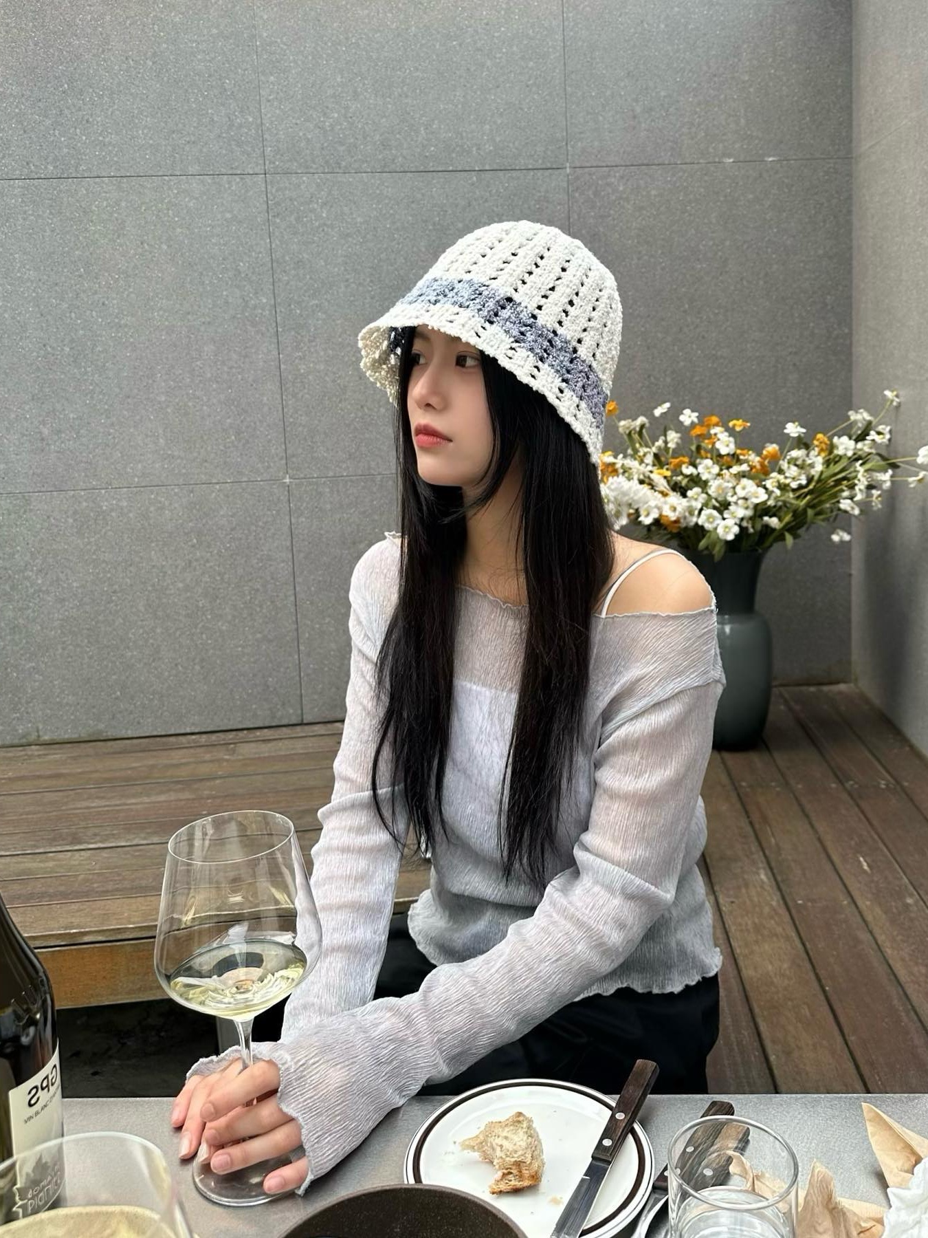 Allincomplete Cotton Candy Bucket Hat Ivory 착용 스타일 - 3