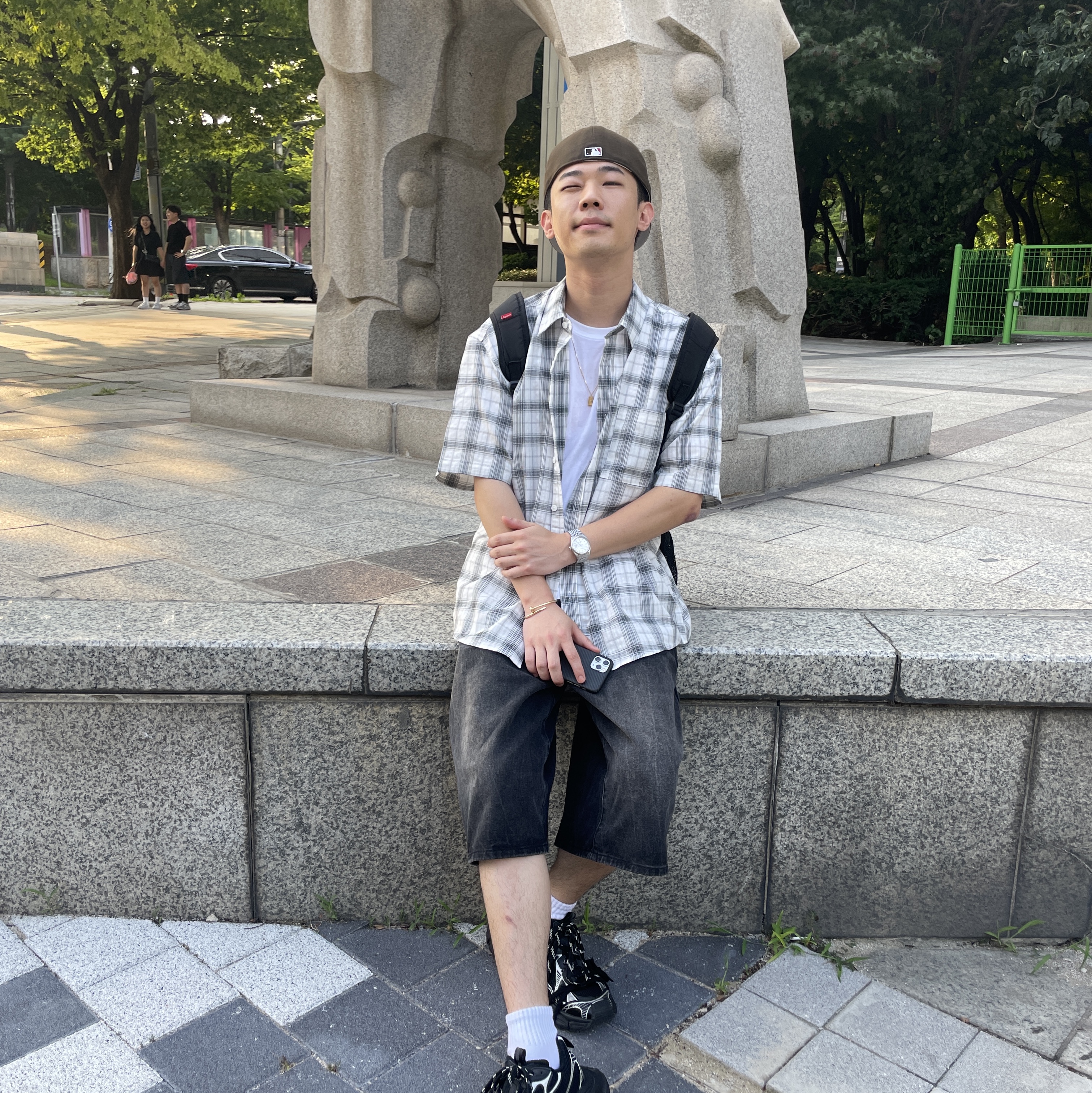Balenciaga 3XL Sneakers Black White 착용 스타일 - 3