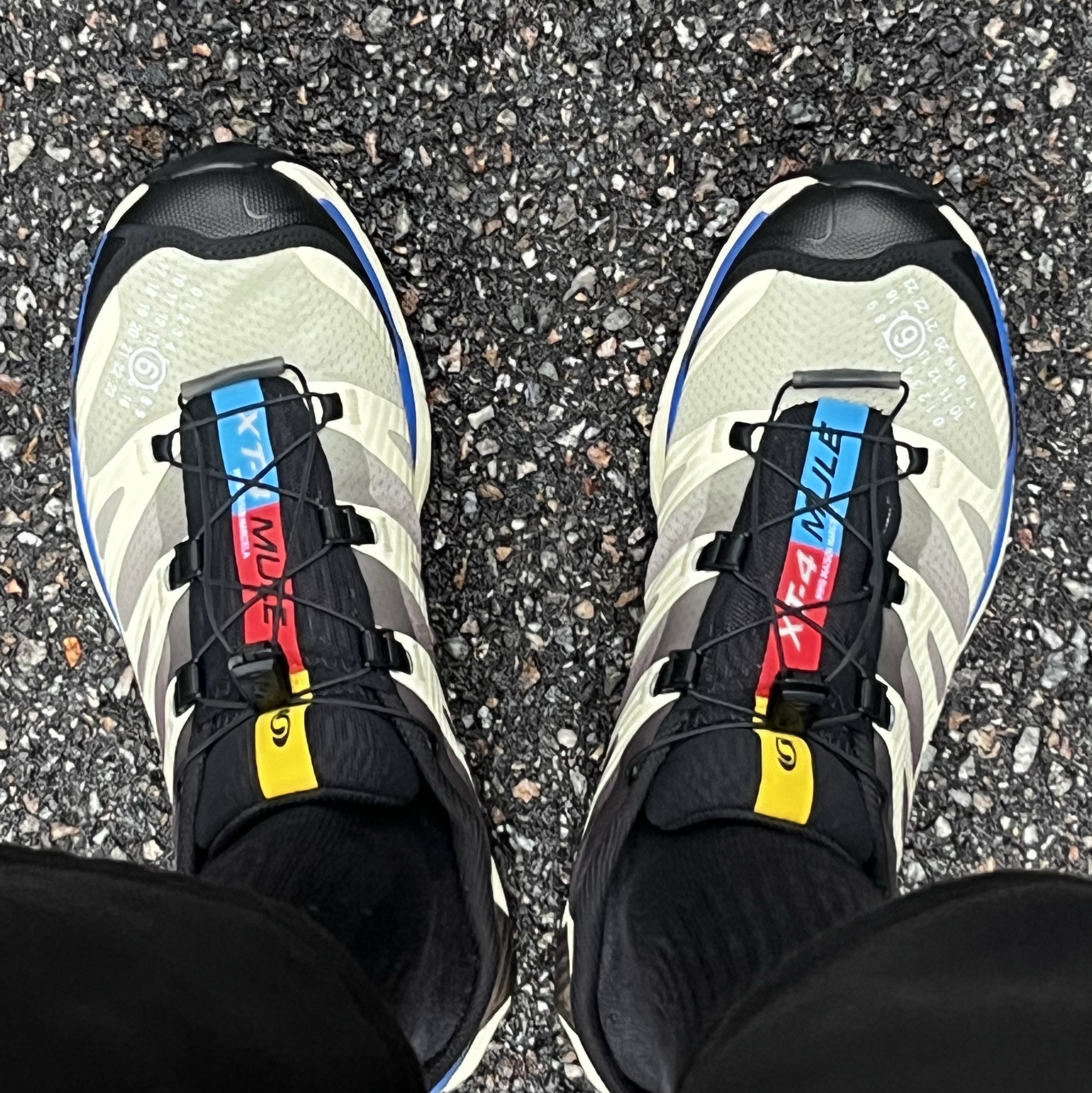 Salomon x MM6 Maison Margiela XT-4 Mule Transparent Yellow Shale 착용 스타일 - 1