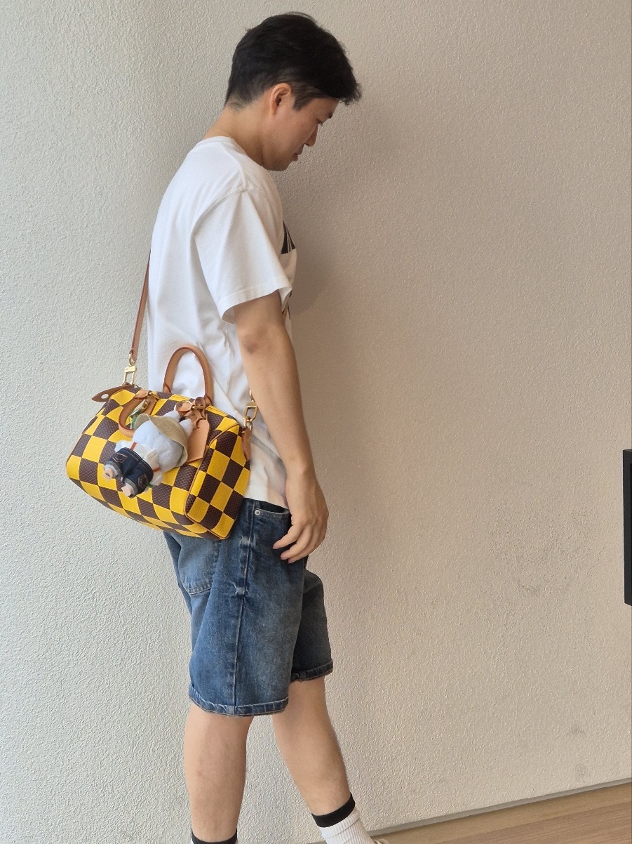 Nike x Sacai LDWaffle Green Multi, Nike x Stussy Increase The Peace T-Shirt - Asia 착용 스타일 - 2