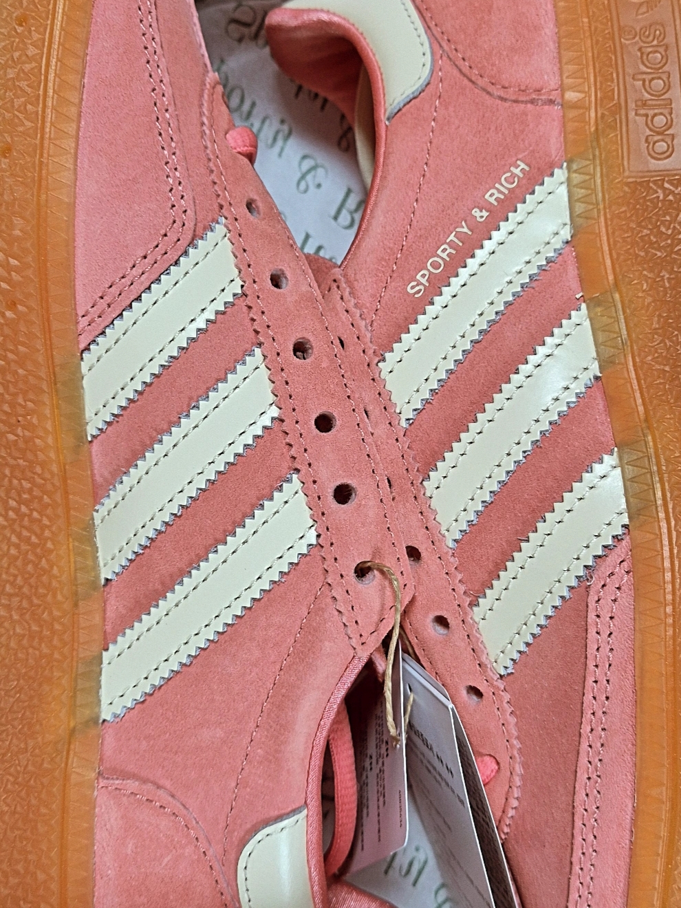 Adidas x Sporty & Rich Spezial Handball Pantone Cream White 착용 스타일