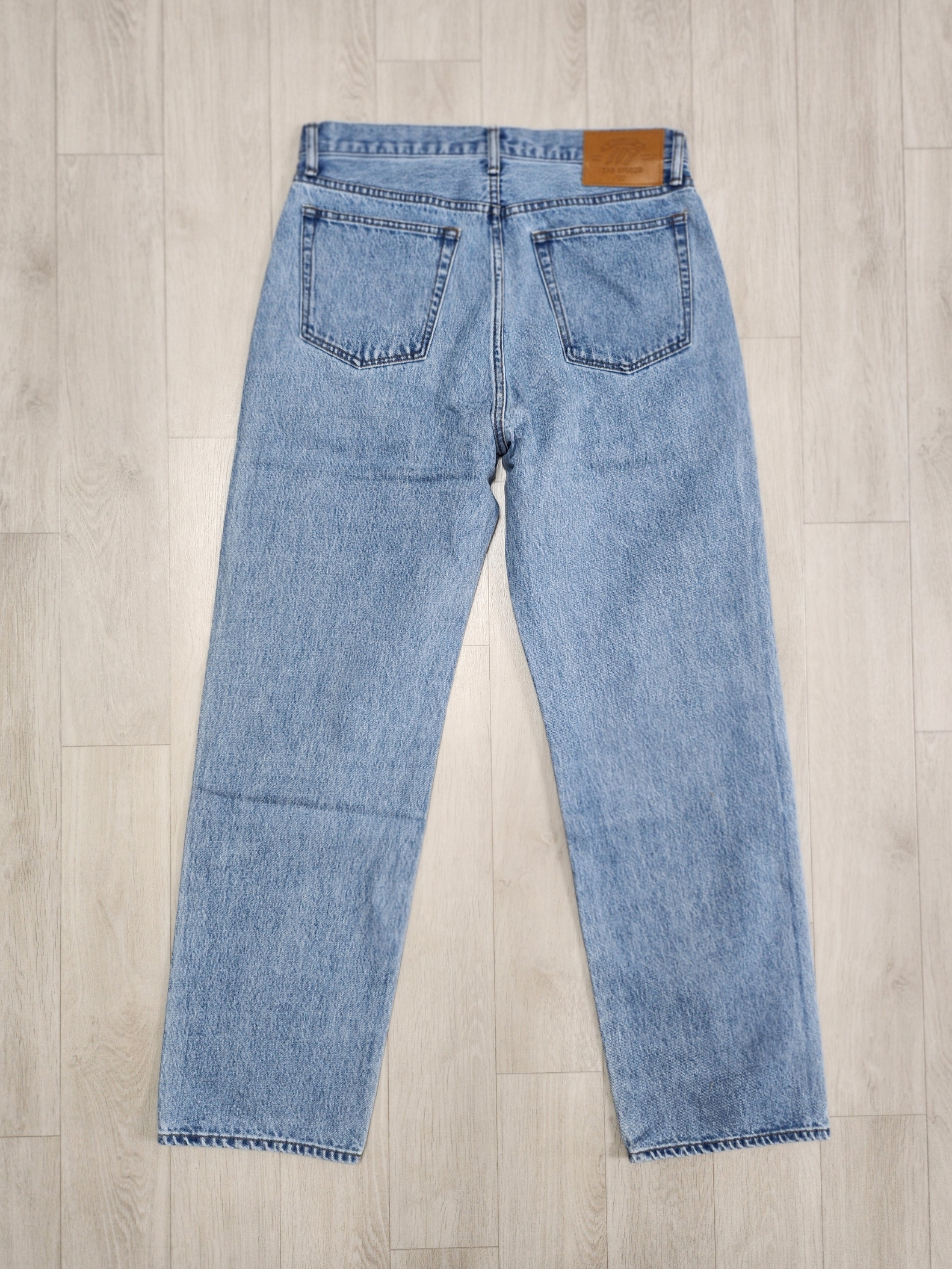 IAB Studio Japanese Washed Denim Pants Blue 착용 스타일 - 3