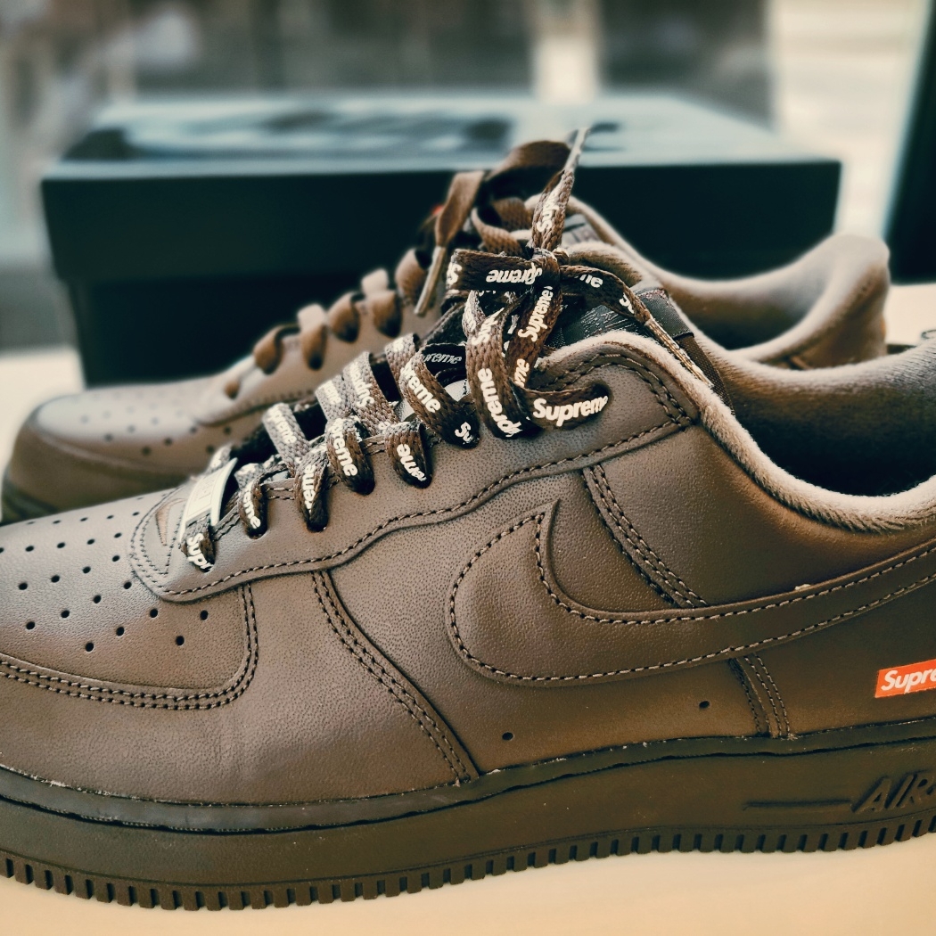 Nike x Supreme Air Force 1 Low Baroque Brown 착용 스타일 - 1
