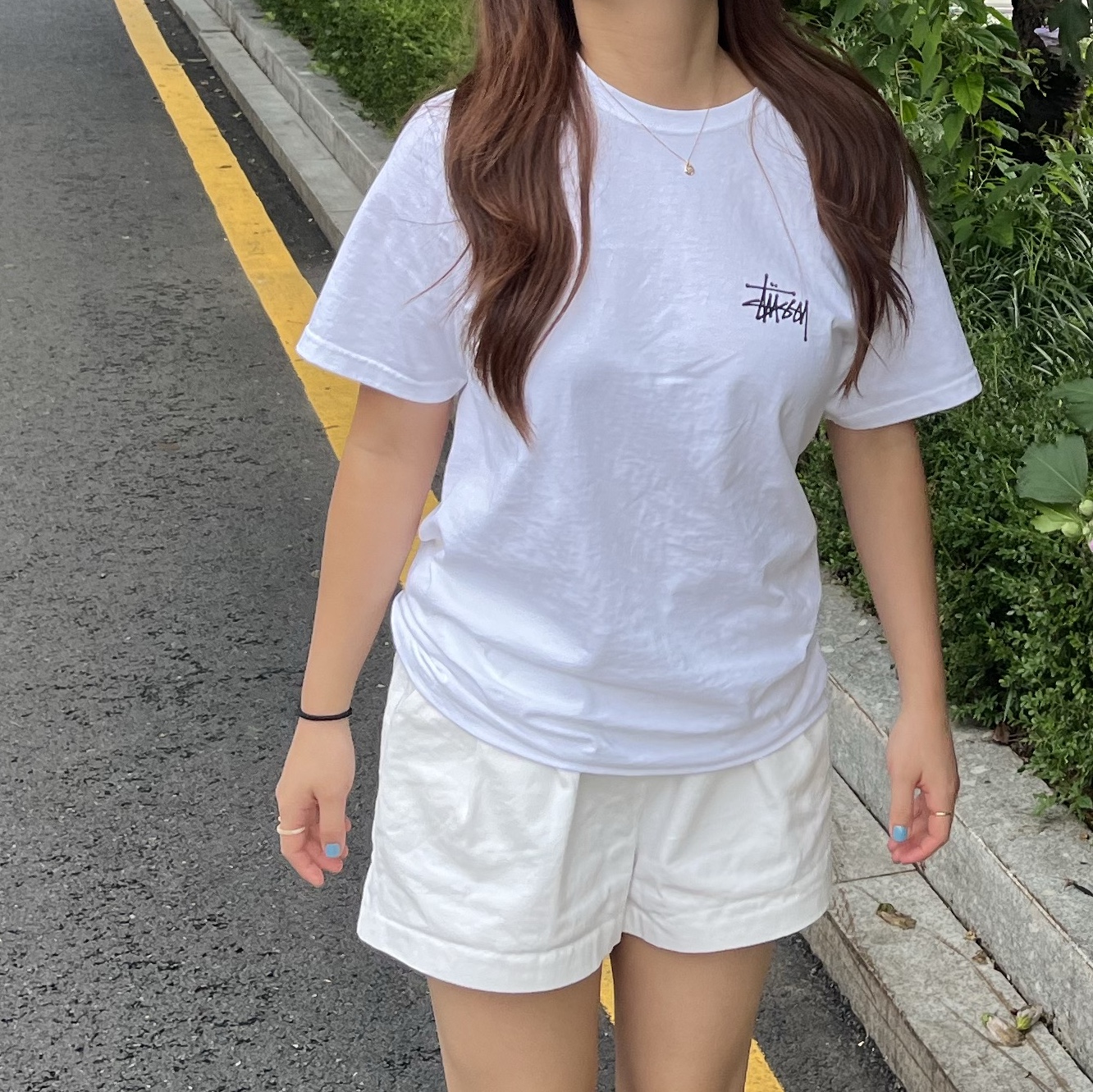 Stussy Basic Stussy T-Shirt White 2024, 2025 착용 스타일