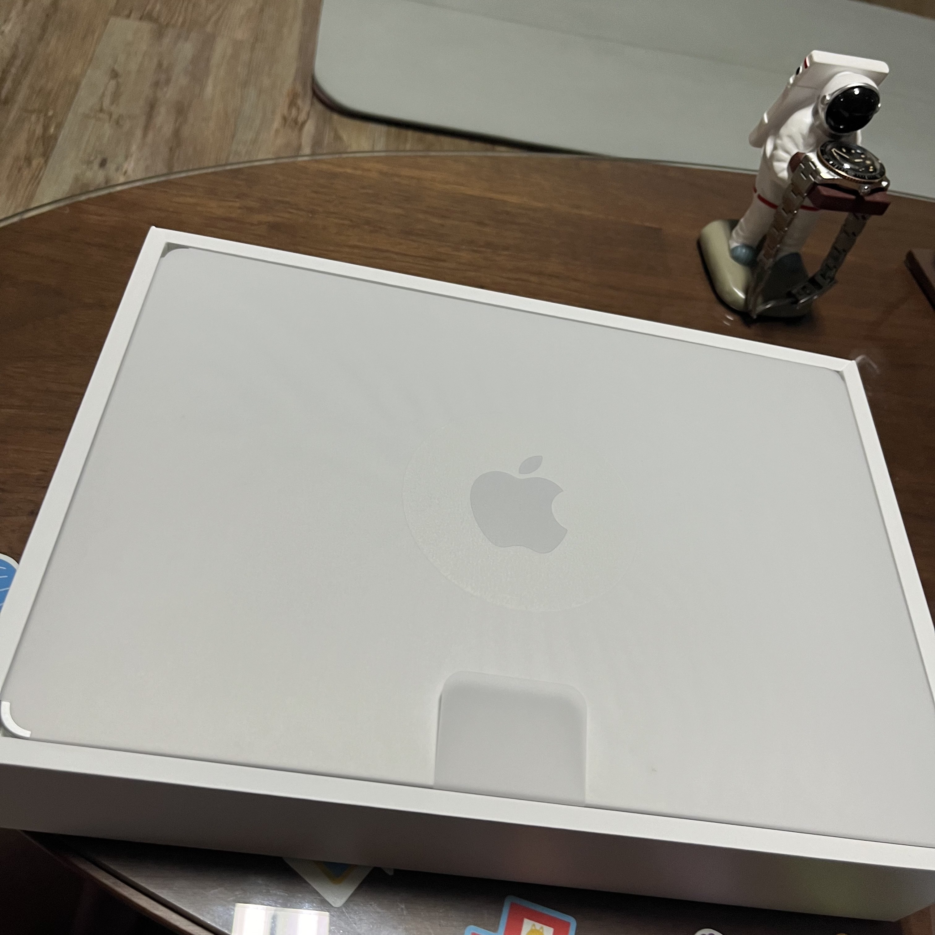 Apple 2022 MacBook Air 13 M2 256GB SSD / 8GB RAM Silver (Korean Ver.) 착용 스타일