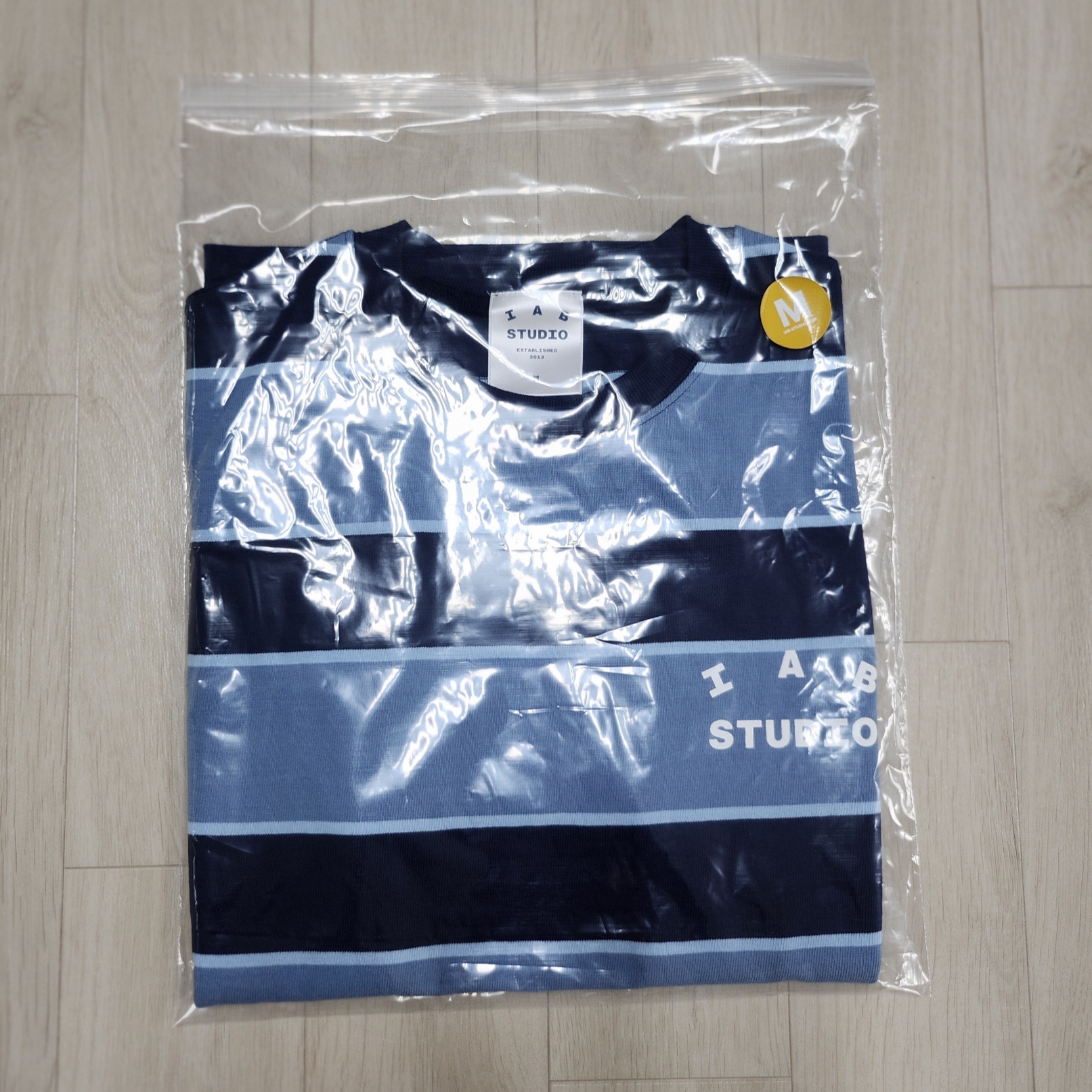 IAB Studio Striped T-Shirt Blue White 착용 스타일 - 3