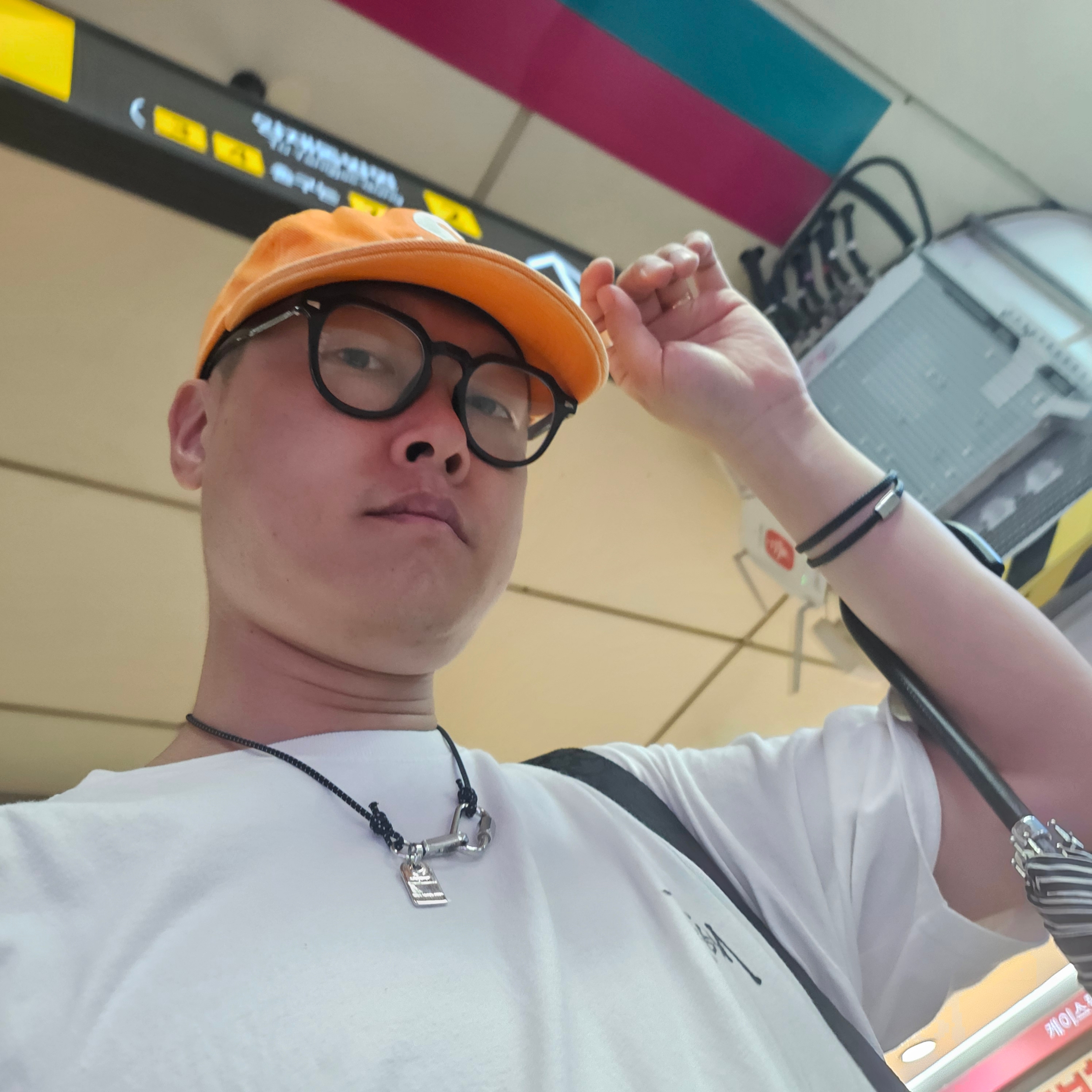 Supreme Pigment Canvas S Logo 6-Panel Orange - 23SS, Stussy Melted T-Shirt White 착용 스타일 - 2