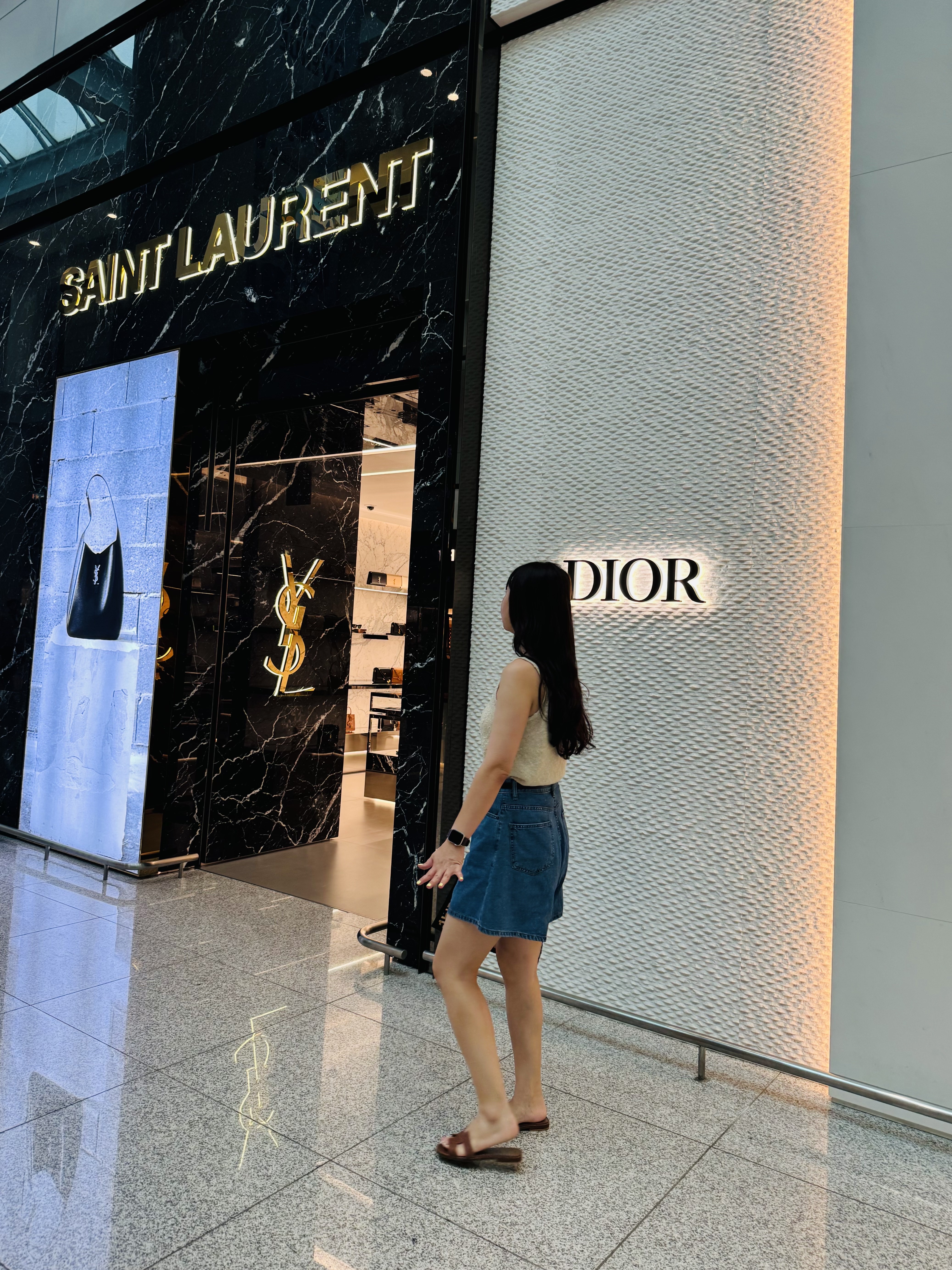 (W) Hermes Oran Sandal Calfskin & Gold Piqures Ecrues 착용 스타일 - 2
