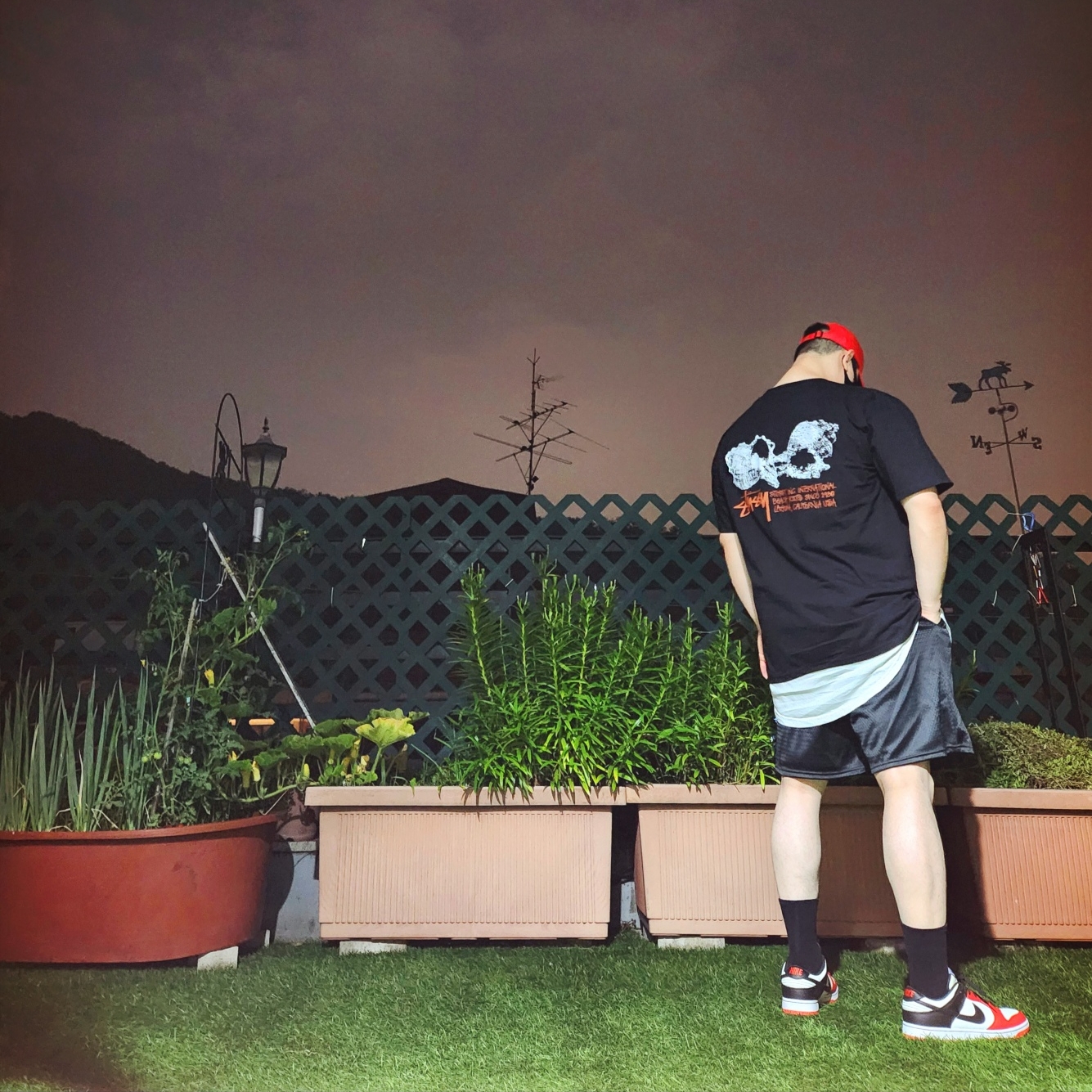 Nike Dri-Fit Legacy 91 Golf Cap University Red, Stussy Shells T-Shirt Black 착용 스타일 - 3