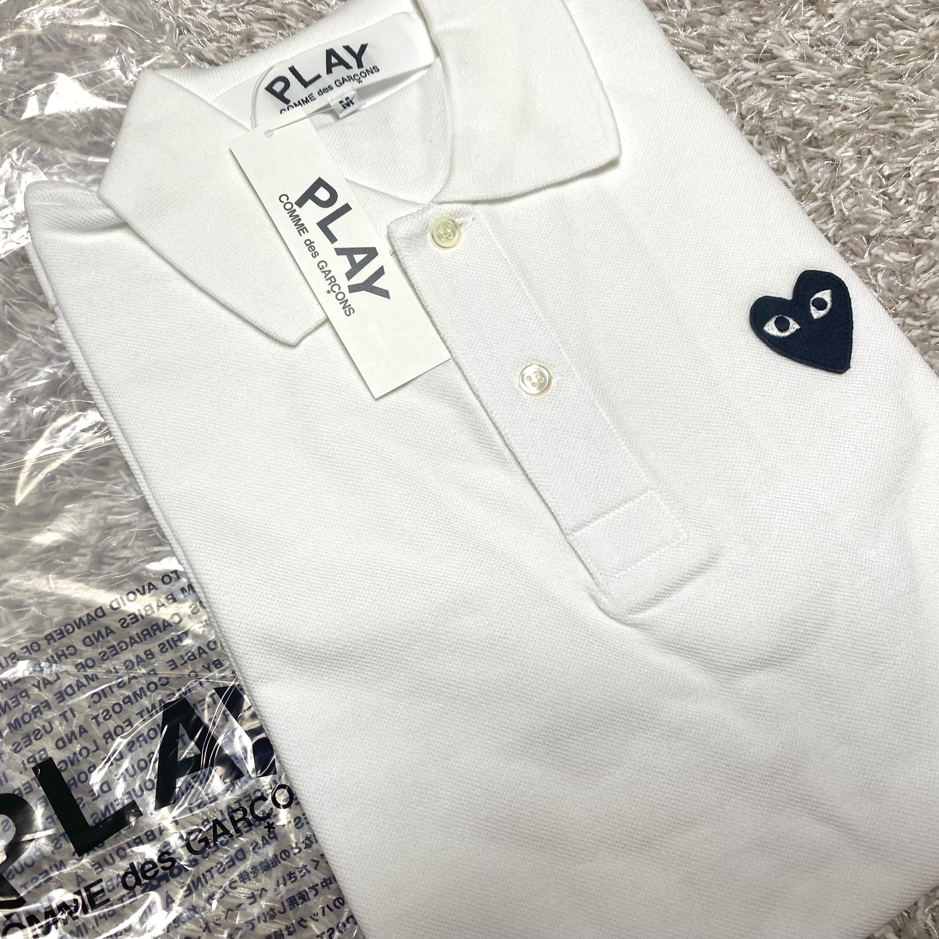 Play Comme des Garcons Black Heart Polo Shirt White 착용 스타일