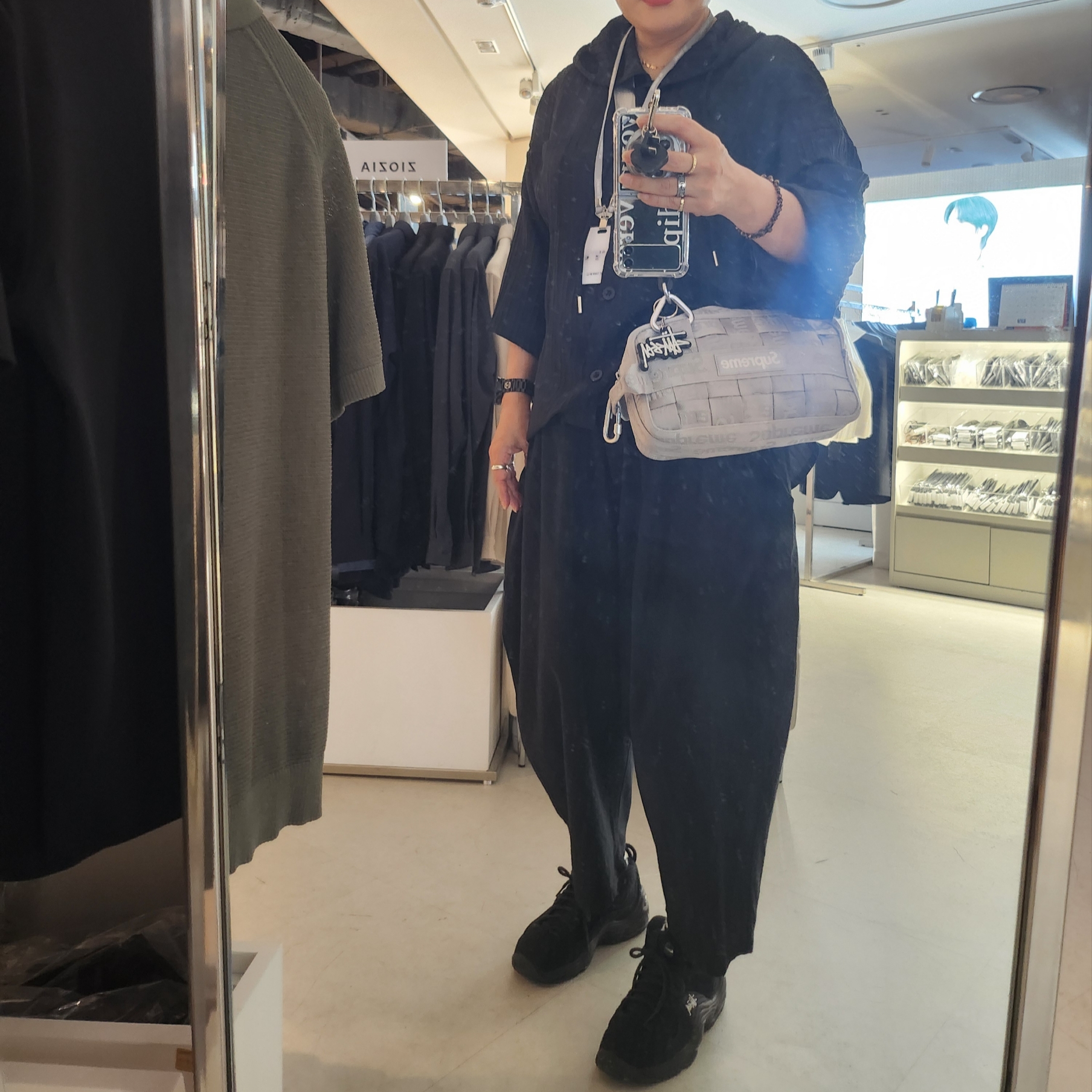Supreme Woven Utility Bag Grey - 24SS, Nike x Stussy Air Penny II Black 착용 스타일 - 2