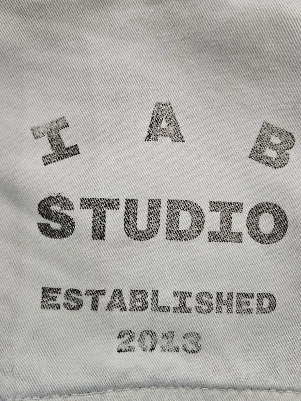 IAB Studio Japanese Washed Denim Pants Blue 착용 스타일