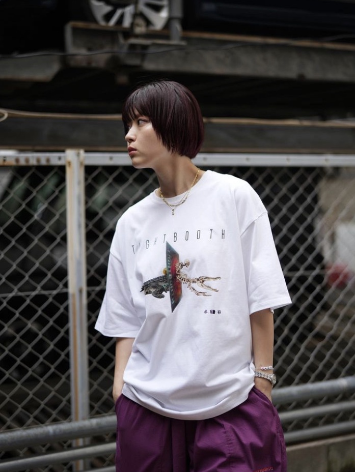 Tightbooth Initialize T-Shirt Purple 착용 스타일 - 2