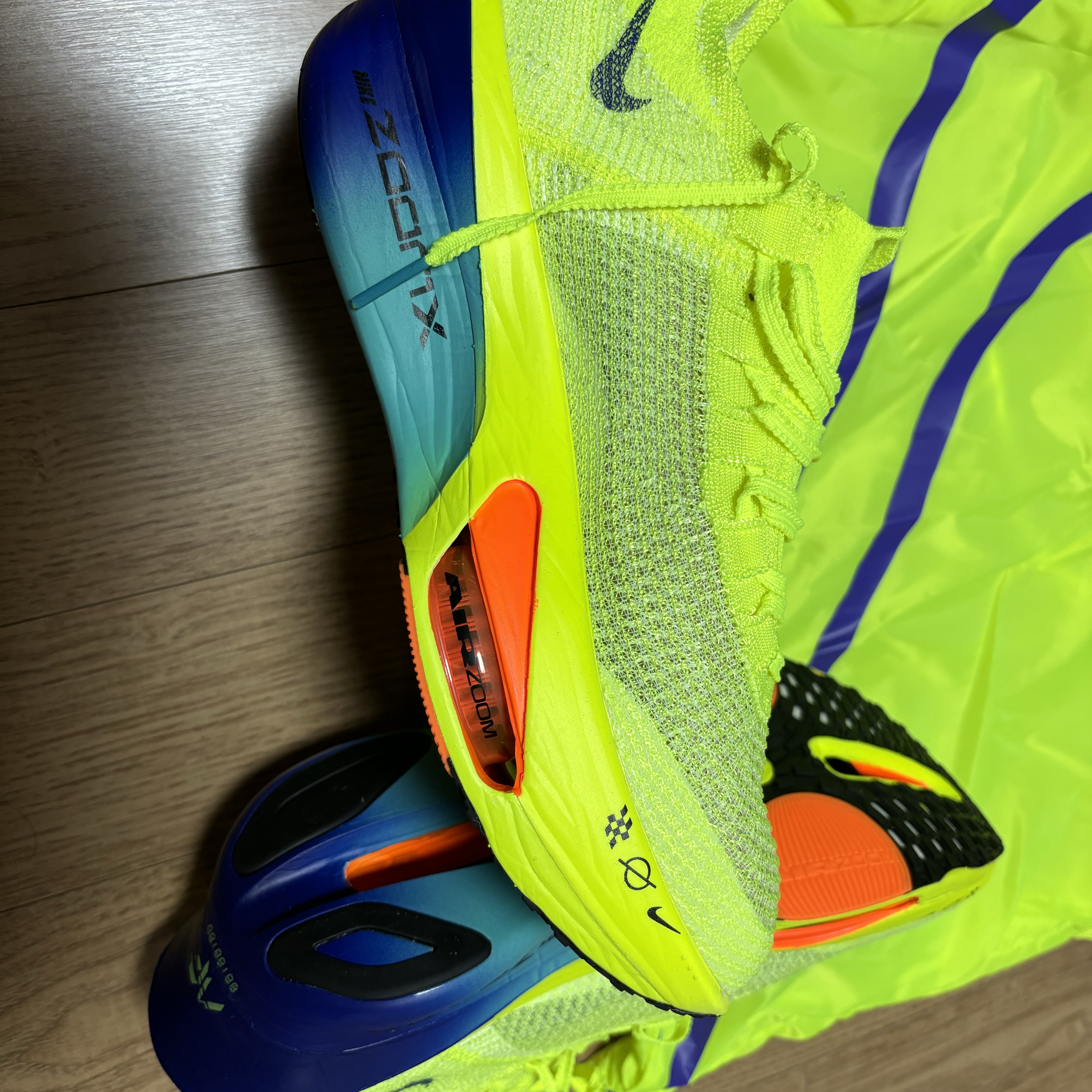 Nike Air Zoom Alphafly Next% 3 Volt 착용 스타일 - 1