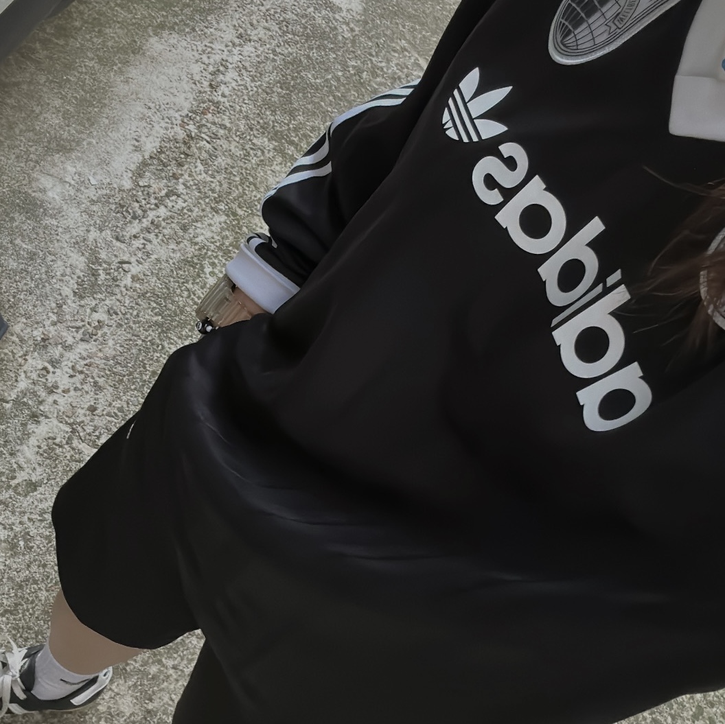 (W) Adidas Football Long Sleeve T-Shirt Black - US Sizing 착용 스타일