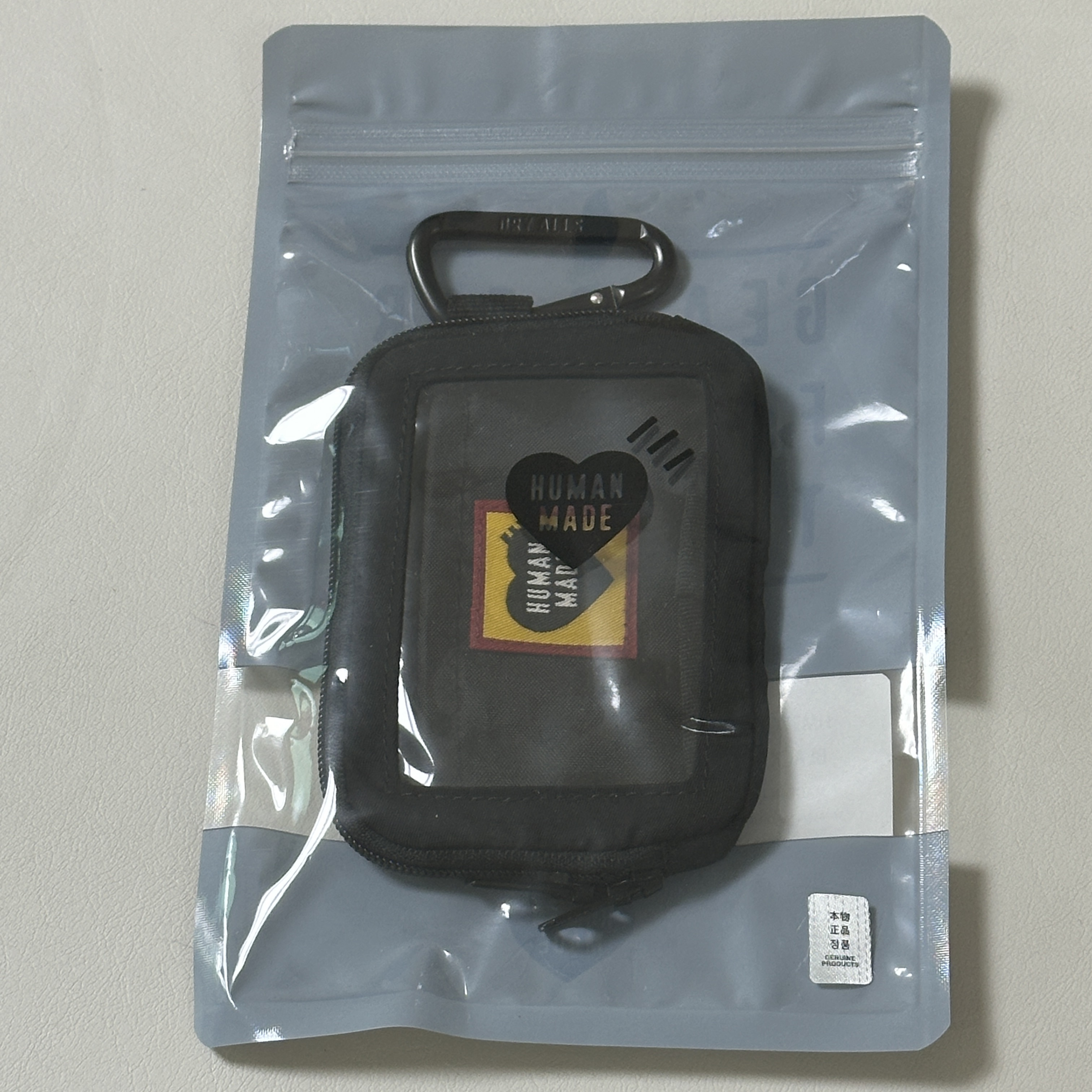 Human Made Military Card Case Black 착용 스타일 - 1