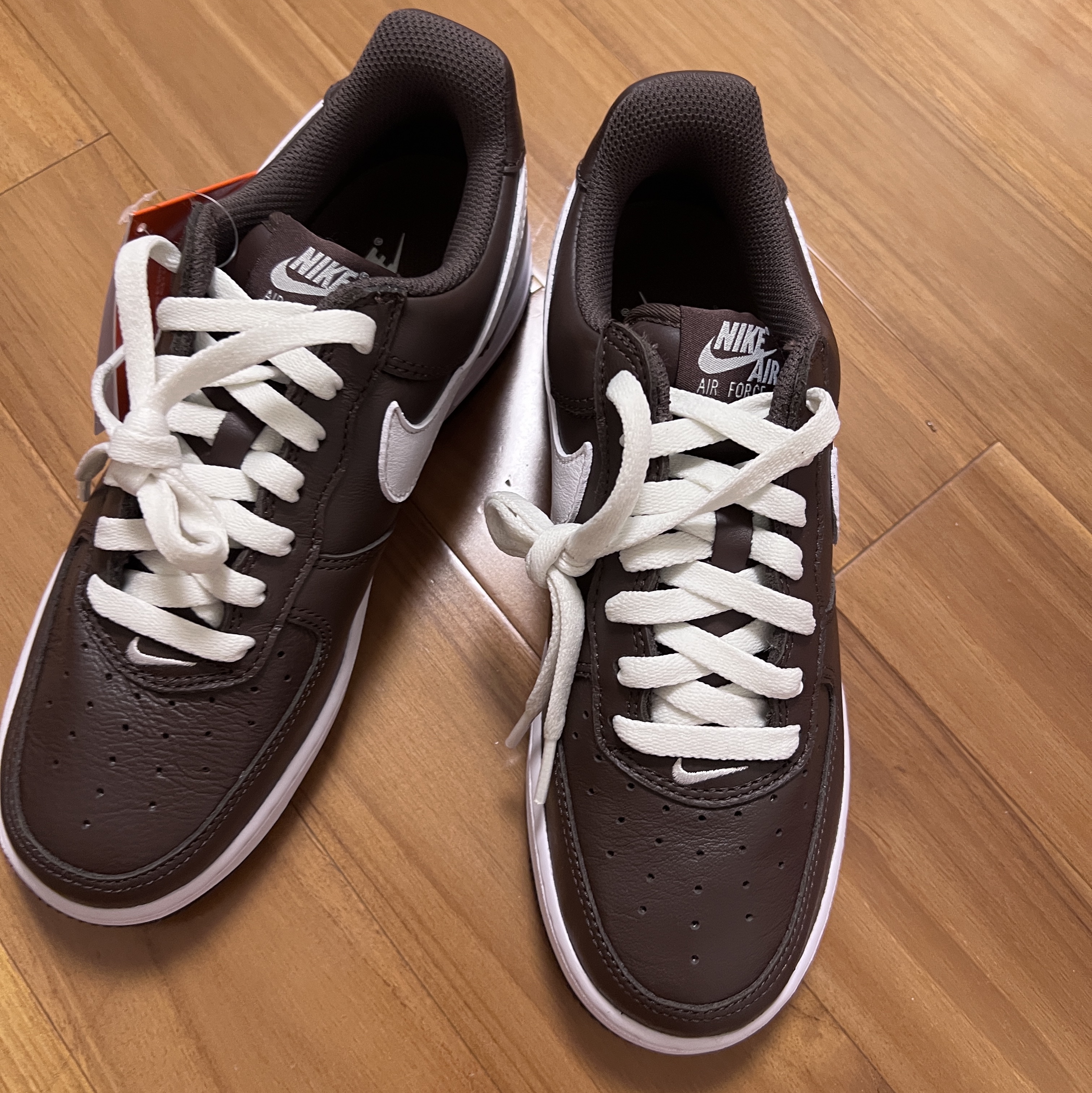 Nike Air Force 1 Low Retro Chocolate 착용 스타일