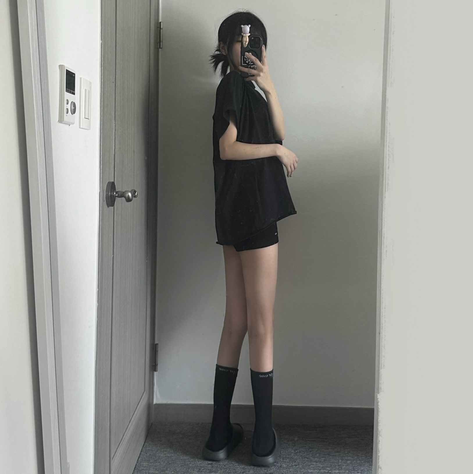Yeezy Vultures Box T-Shirt Black 착용 스타일 - 2