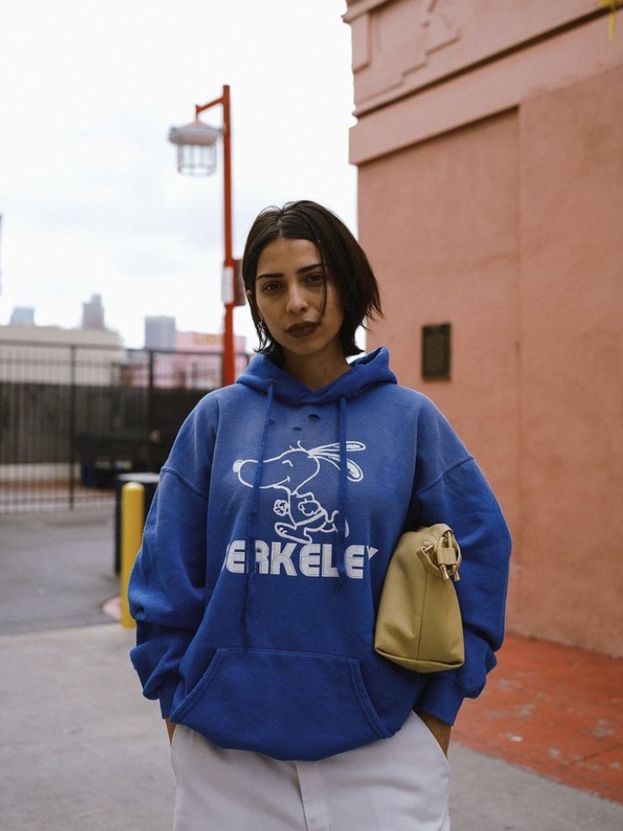 Wild Donkey Berkeley Hoodie Faded Broken Royal 착용 스타일 - 2
