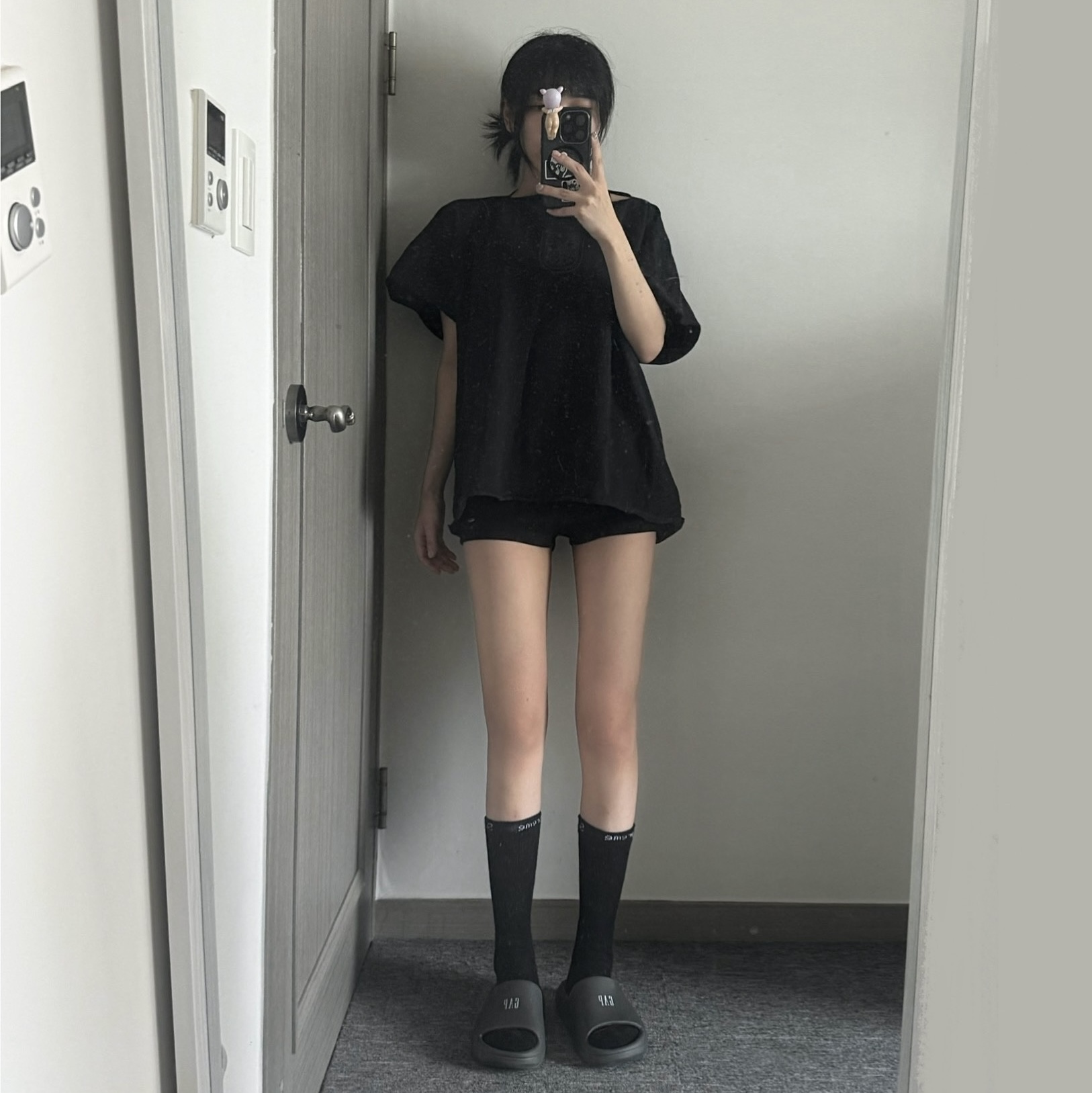 Yeezy Vultures Box T-Shirt Black 착용 스타일 - 1