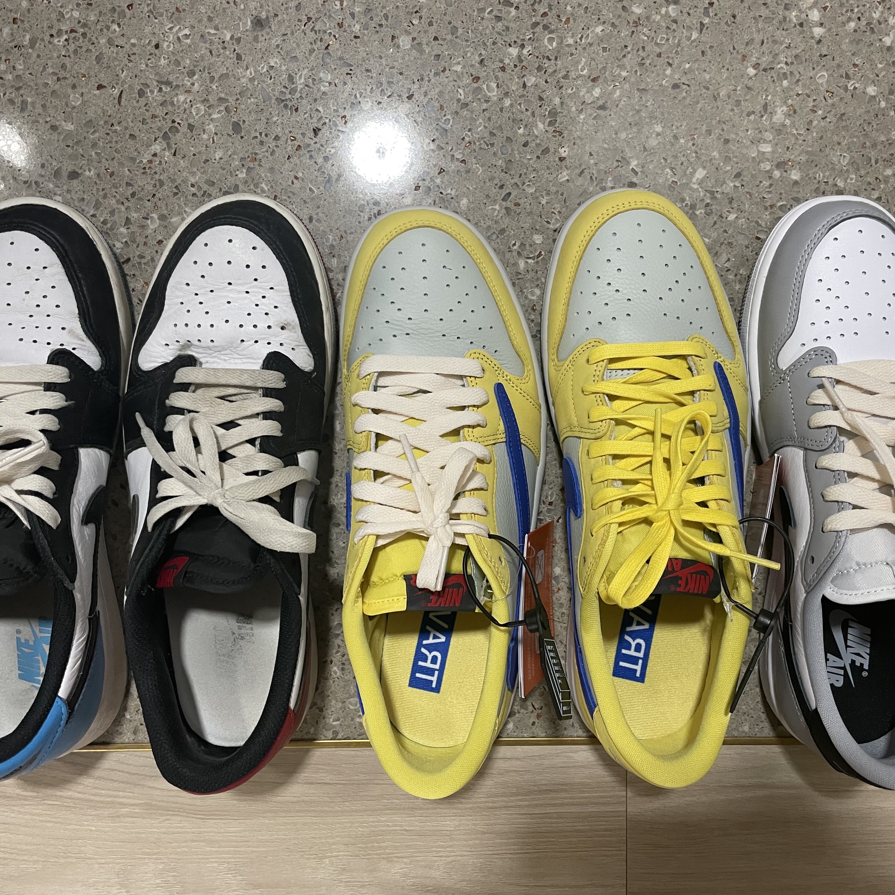 (W) Jordan 1 x Travis Scott Retro Low OG SP Canary 착용 스타일 - 1