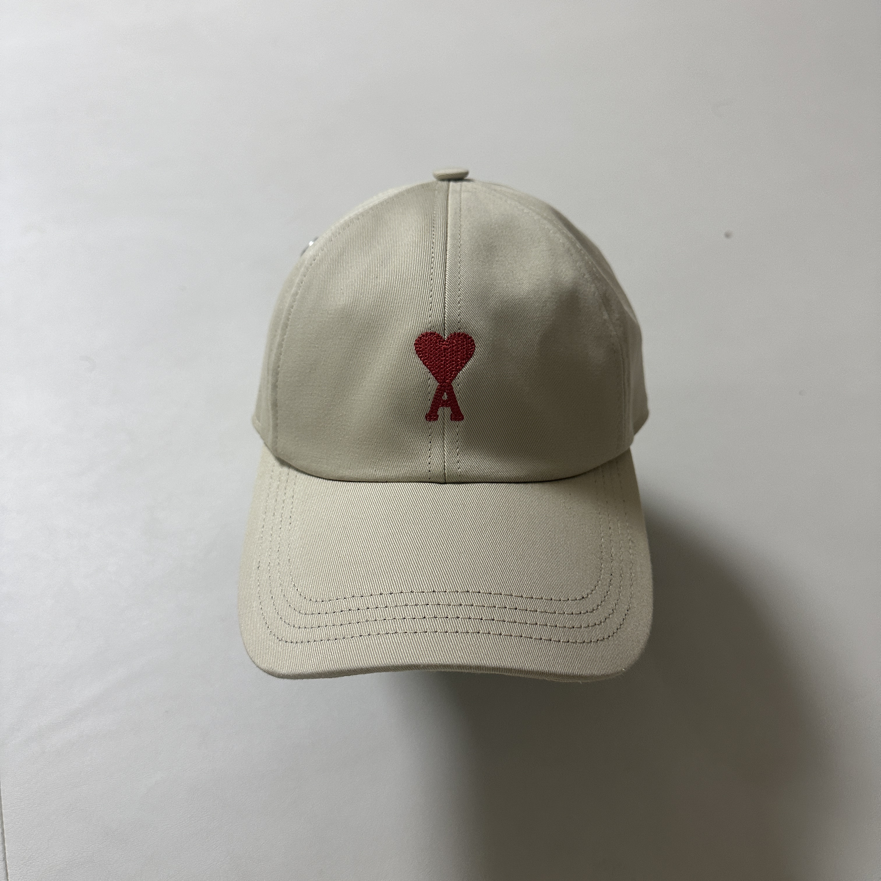 AMI de Coeur Embroidery Cap Vanilla 착용 스타일 - 1