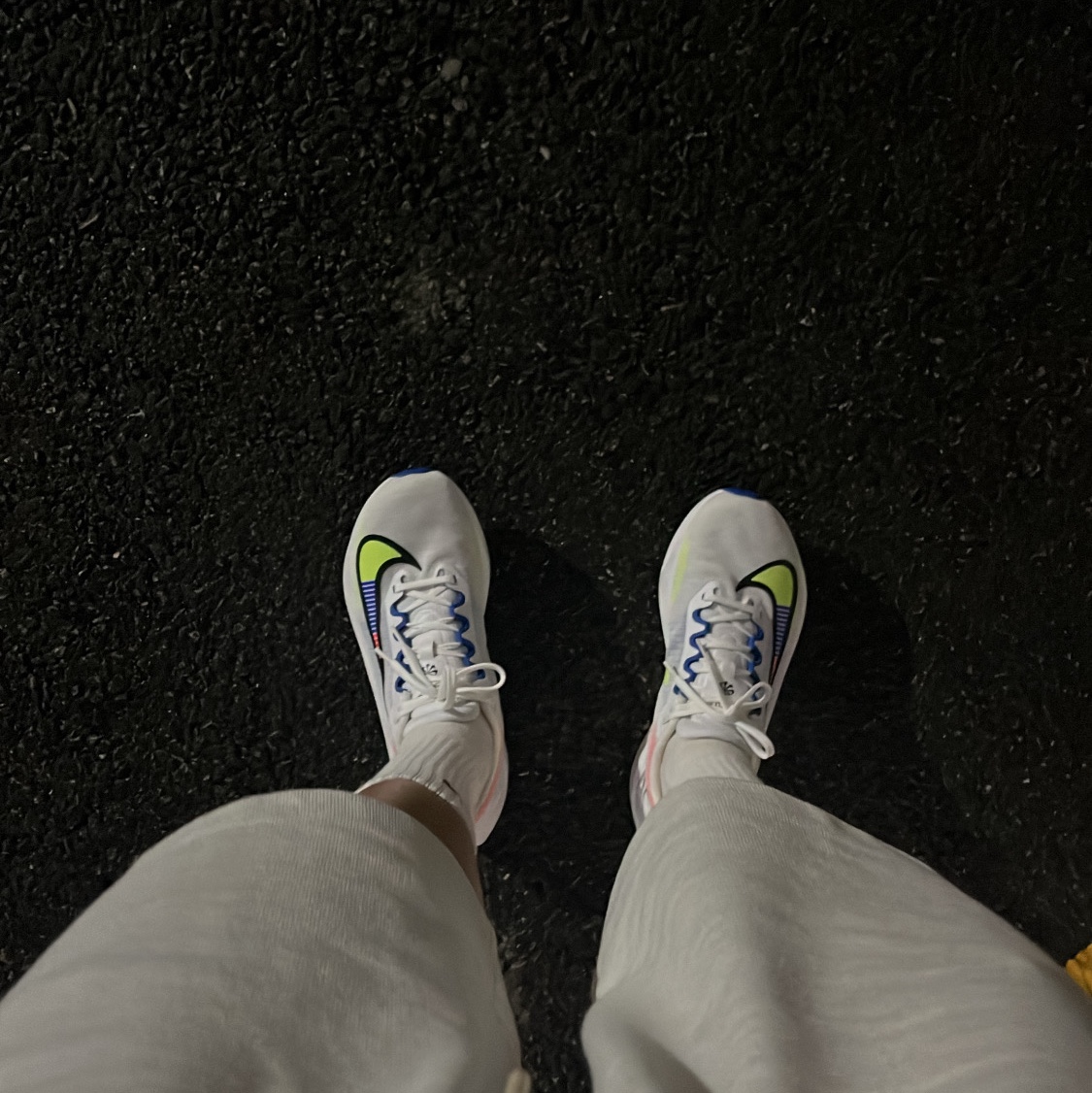 Nike Zoom Fly 5 Premium White Racer Blue 착용 스타일