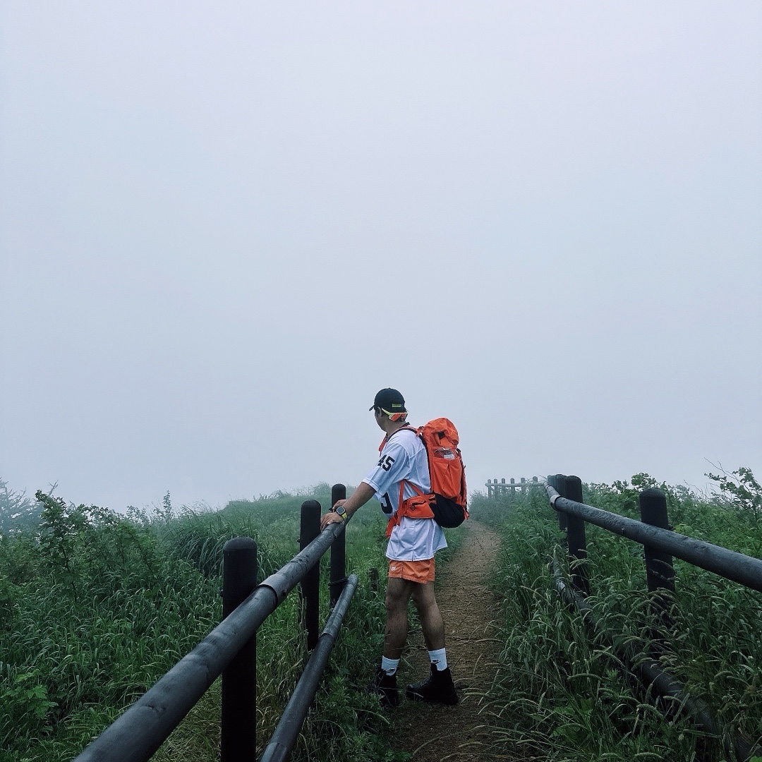 Nike ACG 36 Backpack Safety Orange, Nike ACG Air Zoom Gaiadome Gore-Tex Black 착용 스타일 - 1