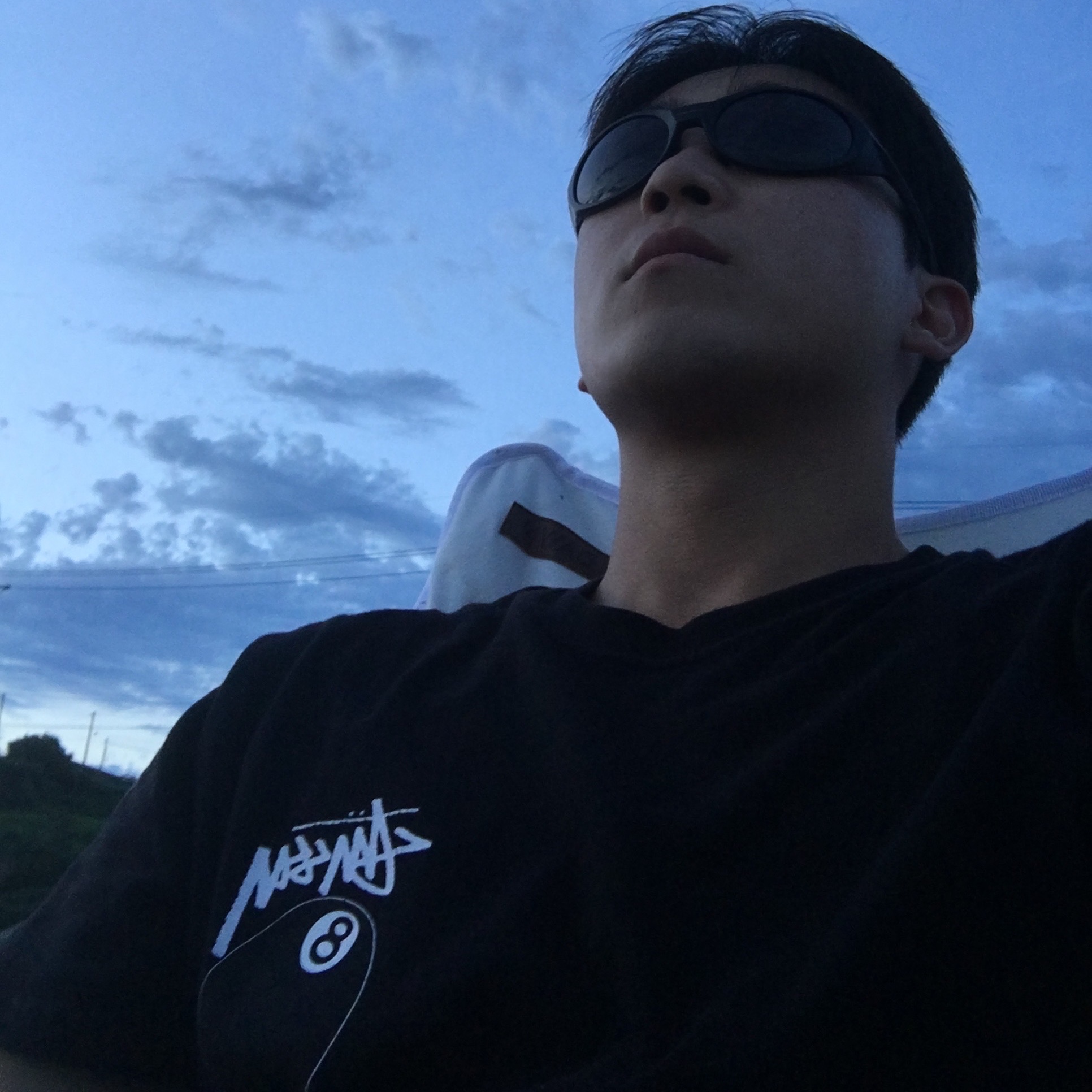 Stussy 8 Ball T-Shirt Black - 22SS, Oakley Eye Jacket Redux Matte Black Frame Prizm Grey Lenses High Bridge Fit 착용 스타일 - 3
