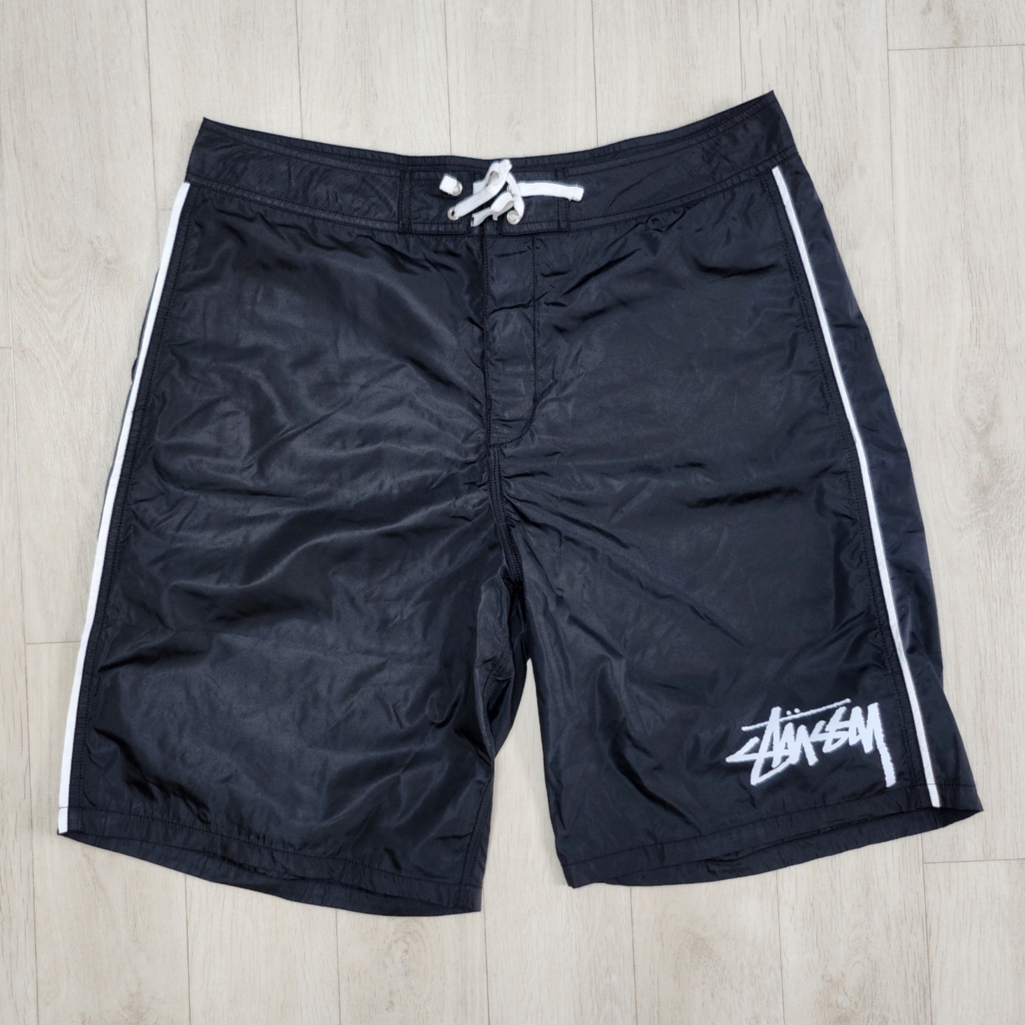 Stussy Big Stock Board Short Black 착용 스타일 - 1