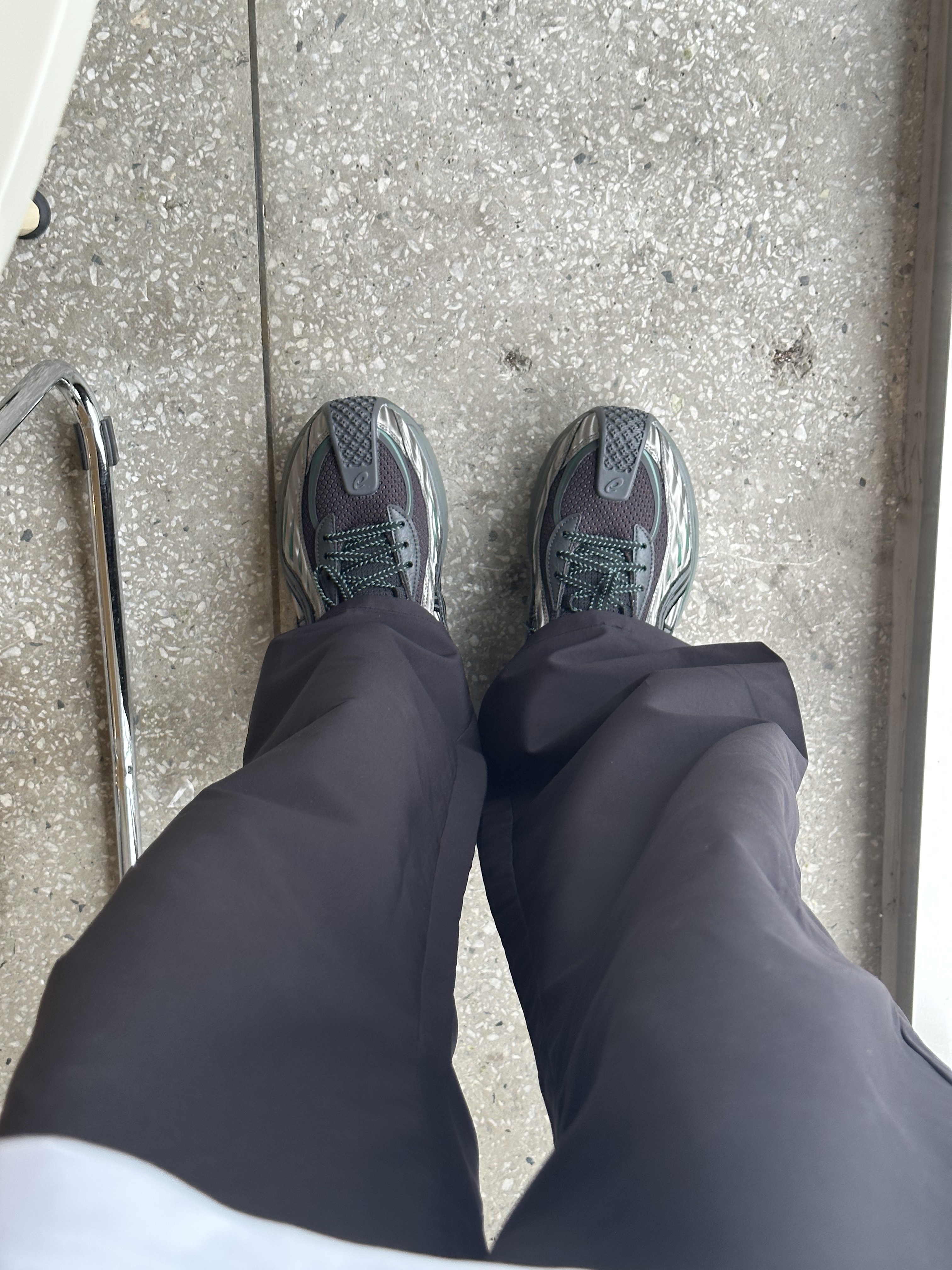 (W) Asics x Kiko Kostadinov Gel-Flammae Grey Black 착용 스타일 - 2