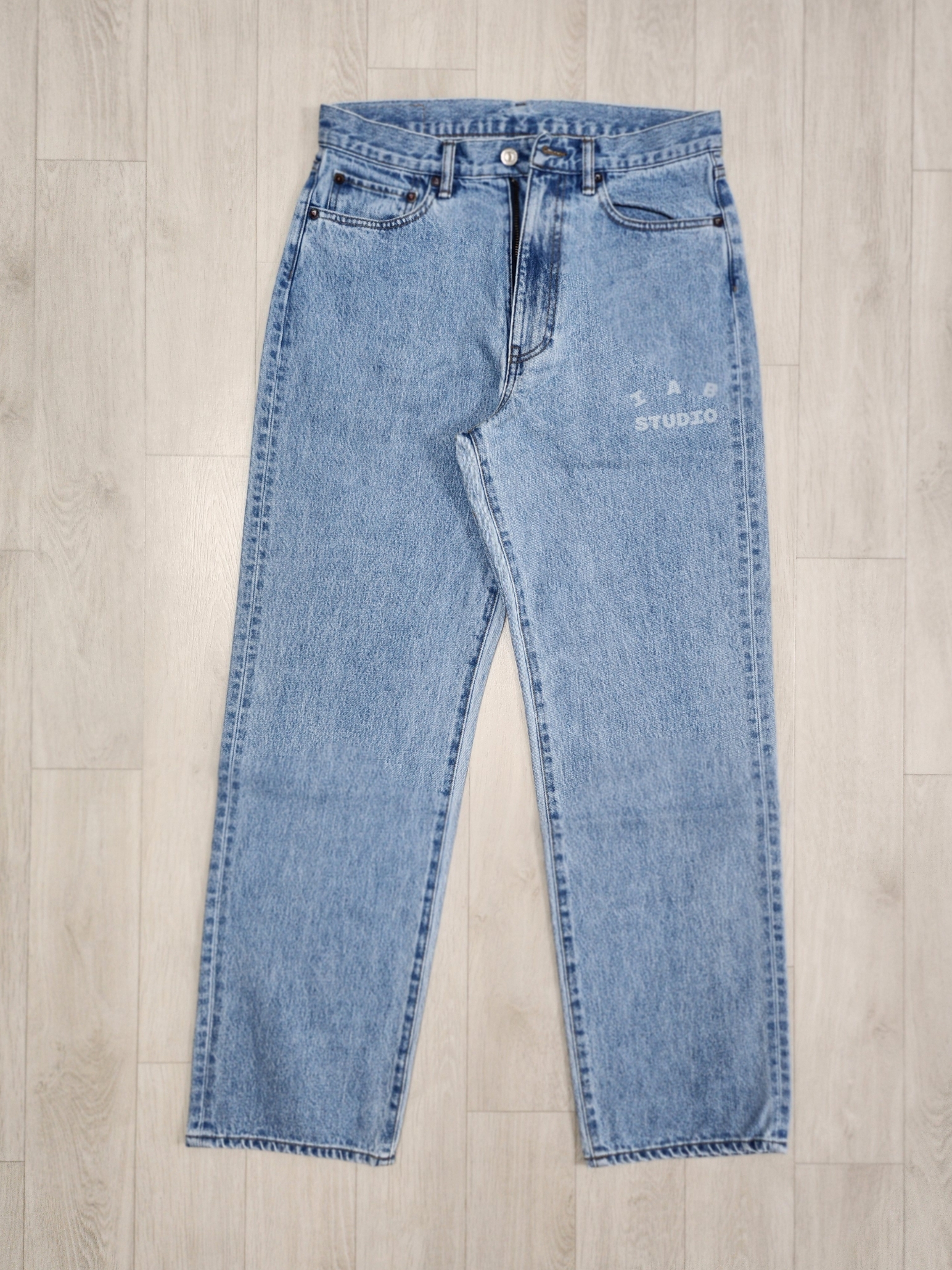 IAB Studio Japanese Washed Denim Pants Blue 착용 스타일 - 2