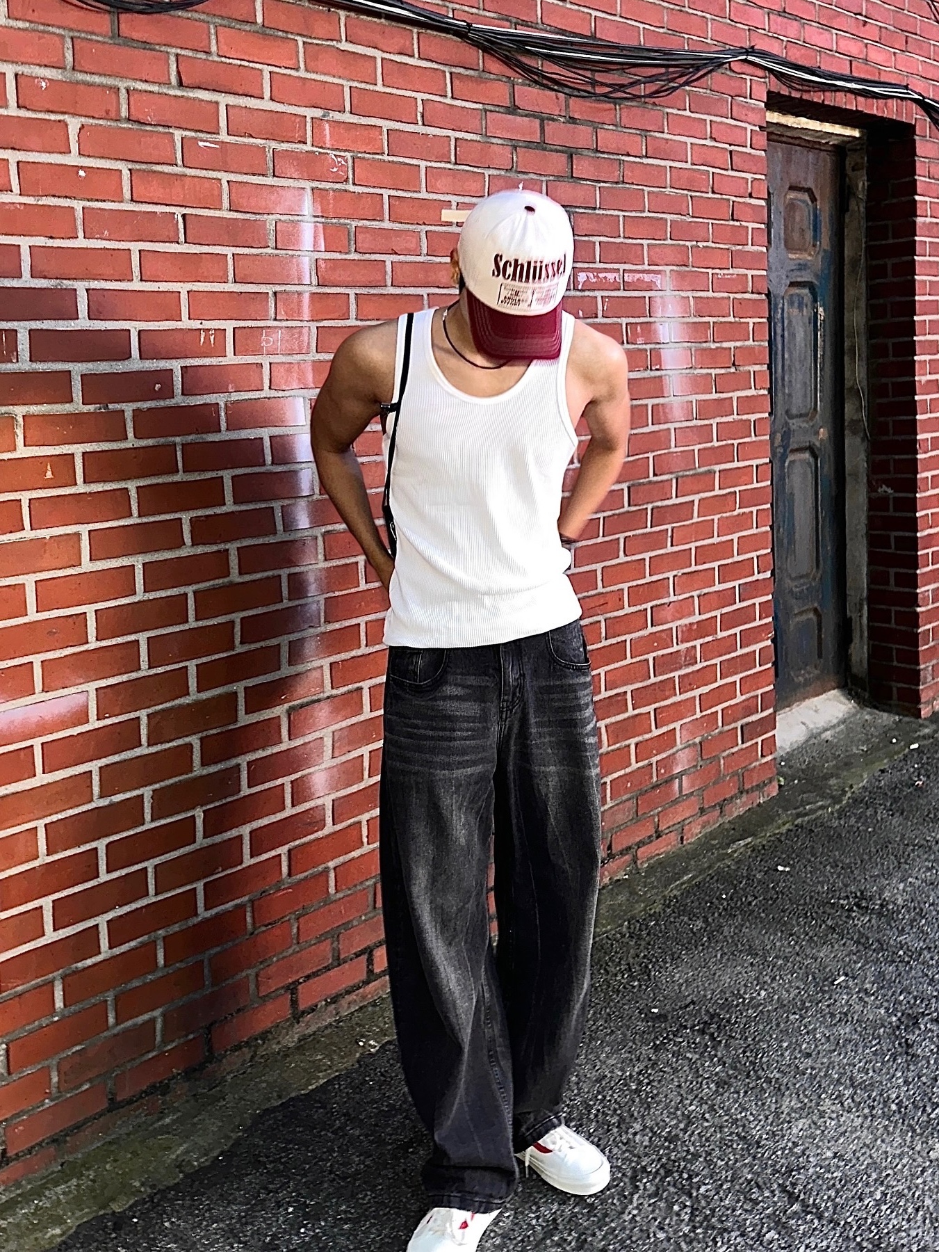 Millo Archive Reflect Curved Pants Washed Black 착용 스타일 - 1