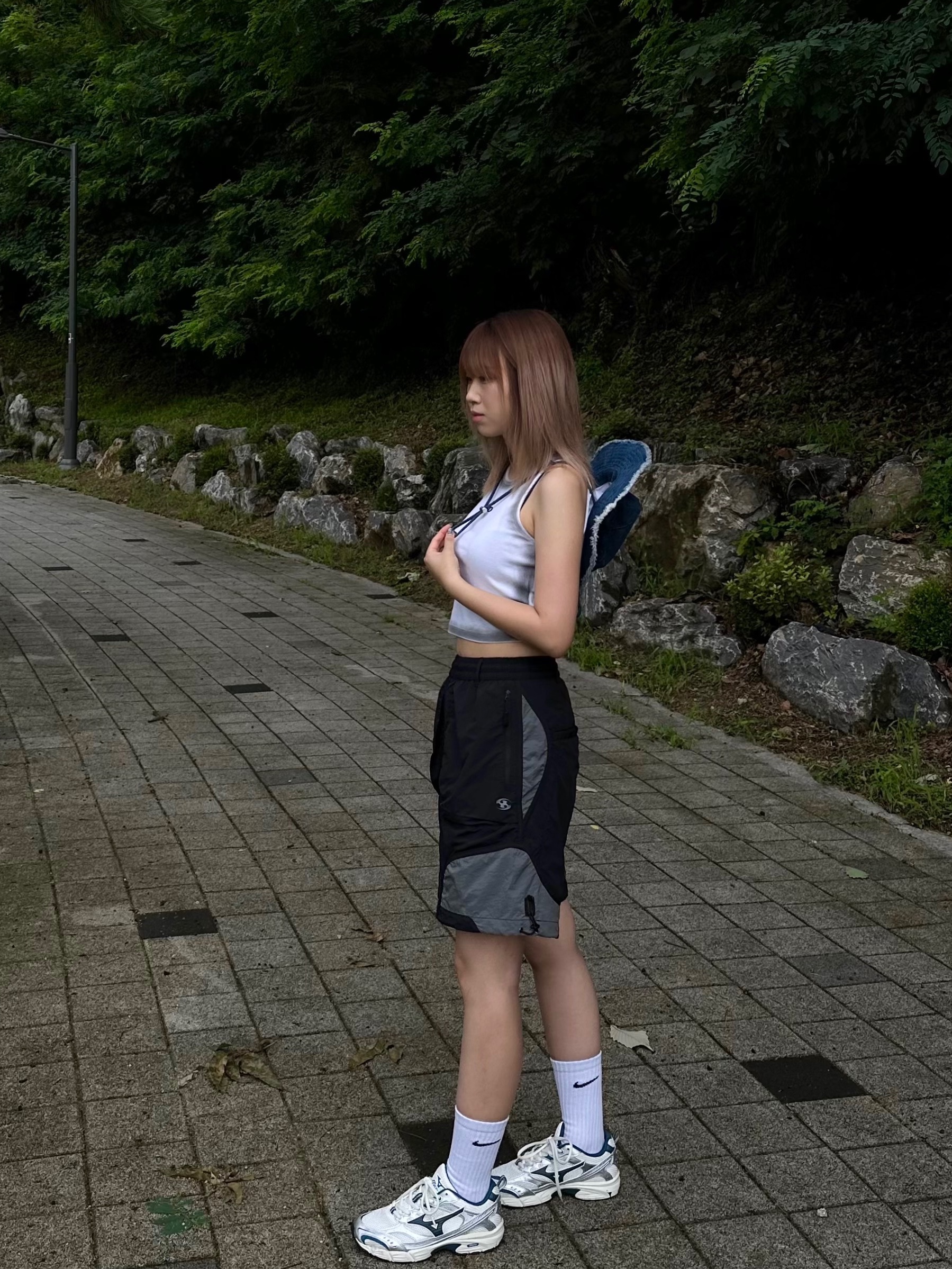 Sansan Gear Nylon Shorts Black - 24SS, Mizuno MXR Snow White Majolica Blue Silver 착용 스타일 - 3
