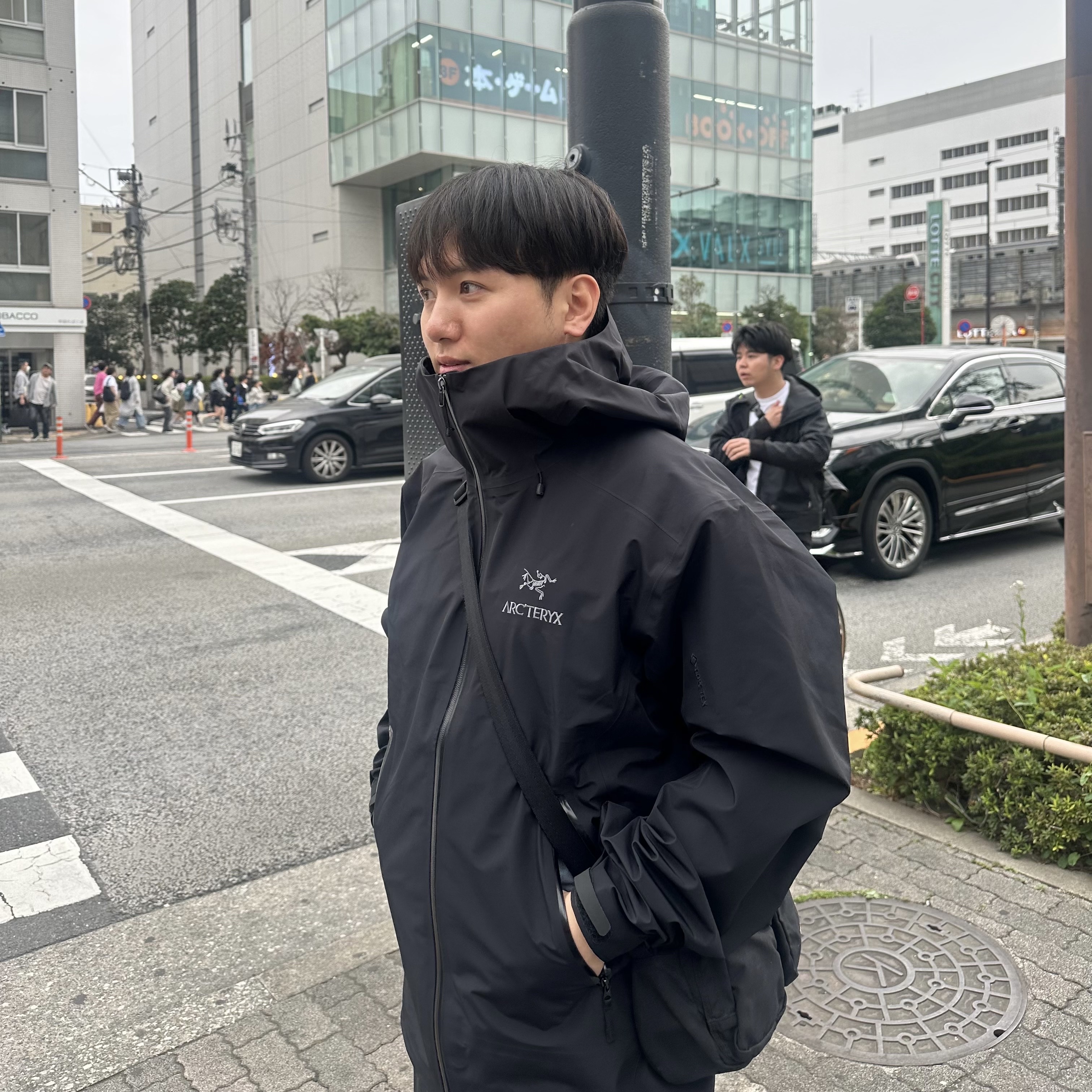 Arc'teryx Beta LT Jacket Black 착용 스타일