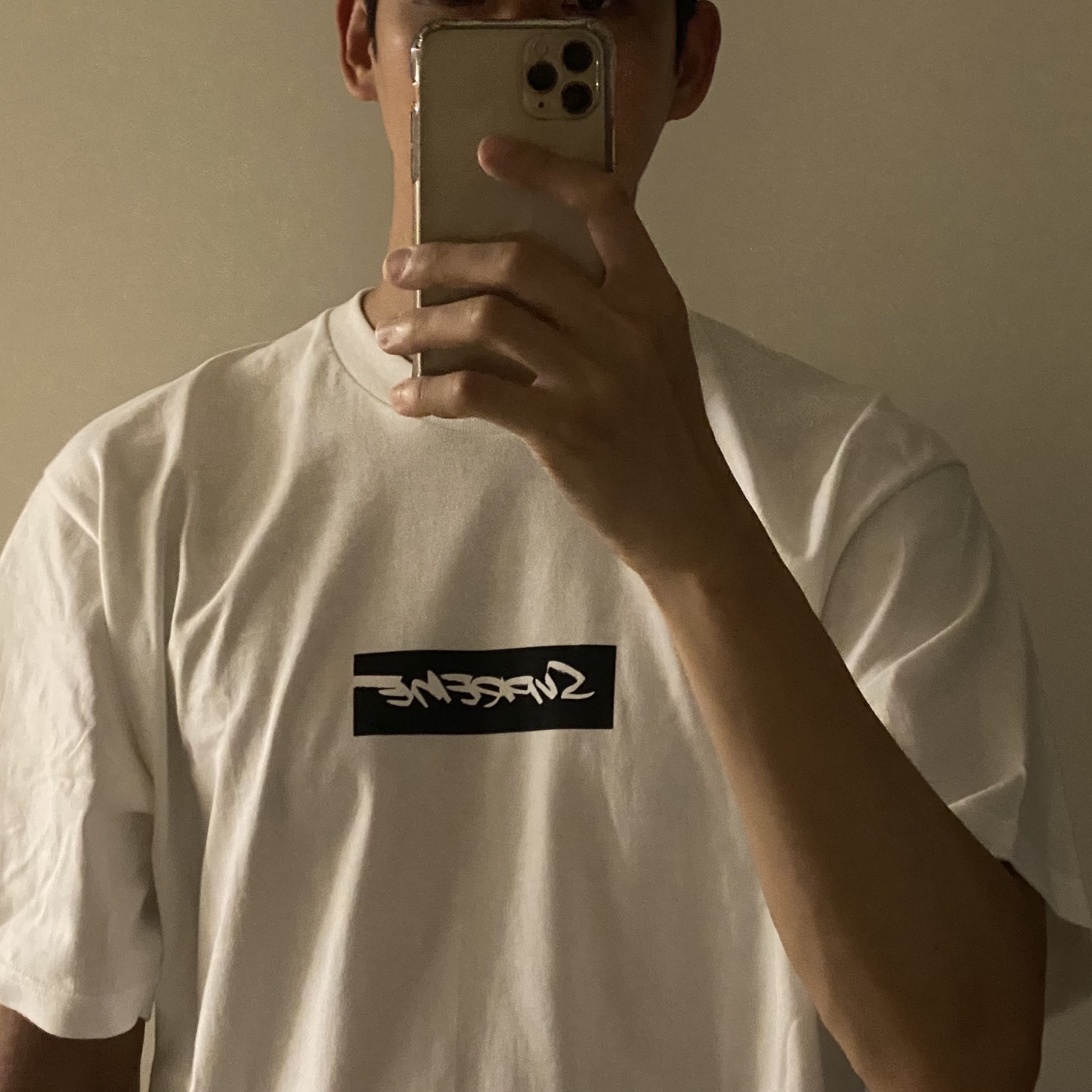 Supreme Futura Box Logo T-Shirt White - 24SS, Off-White Industrial Strap Flip Flop Yellow Black 착용 스타일 - 1