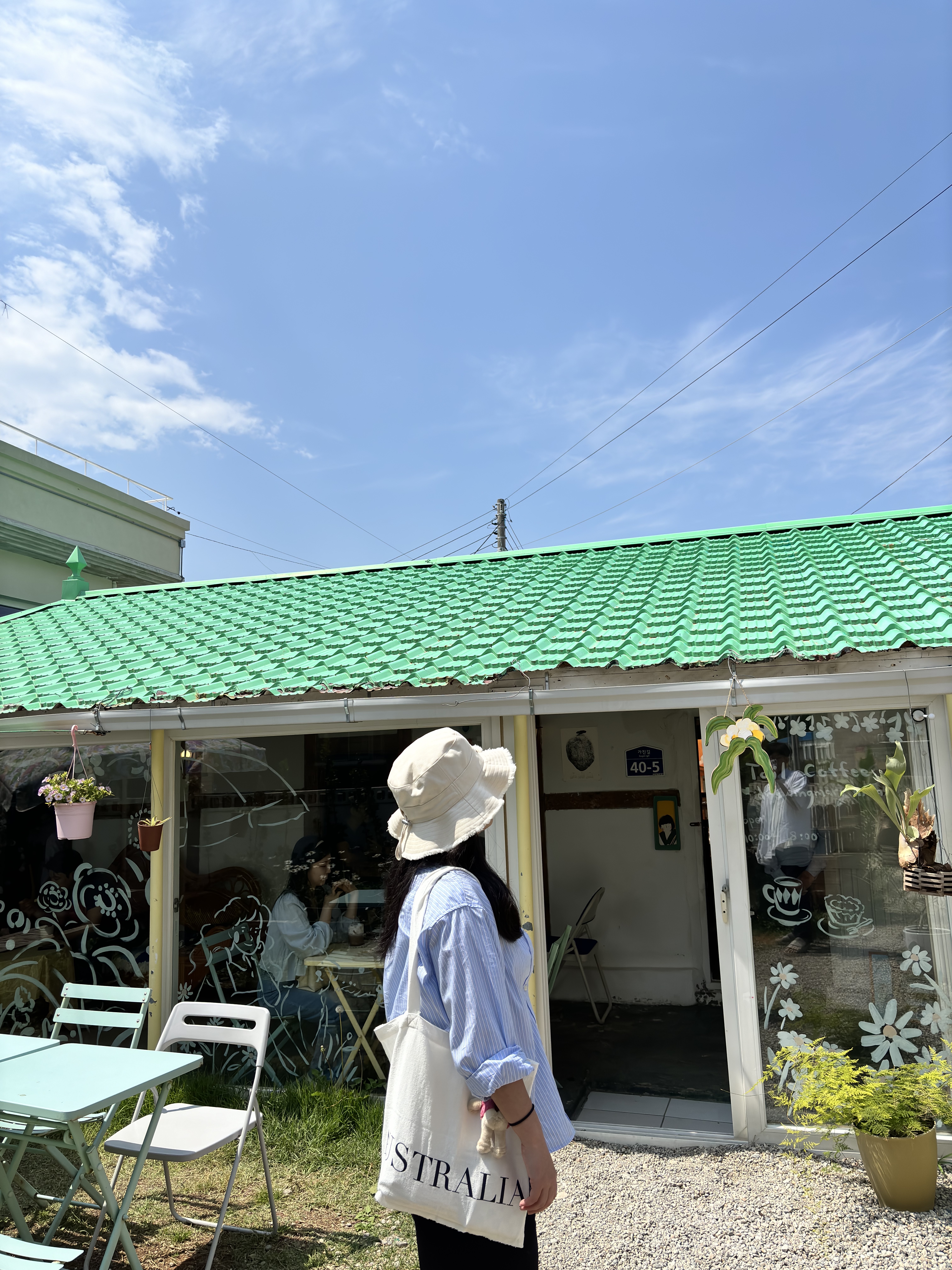 Jacquemus Le Bob Artichaut Bucket Hat Off White 착용 스타일 - 2