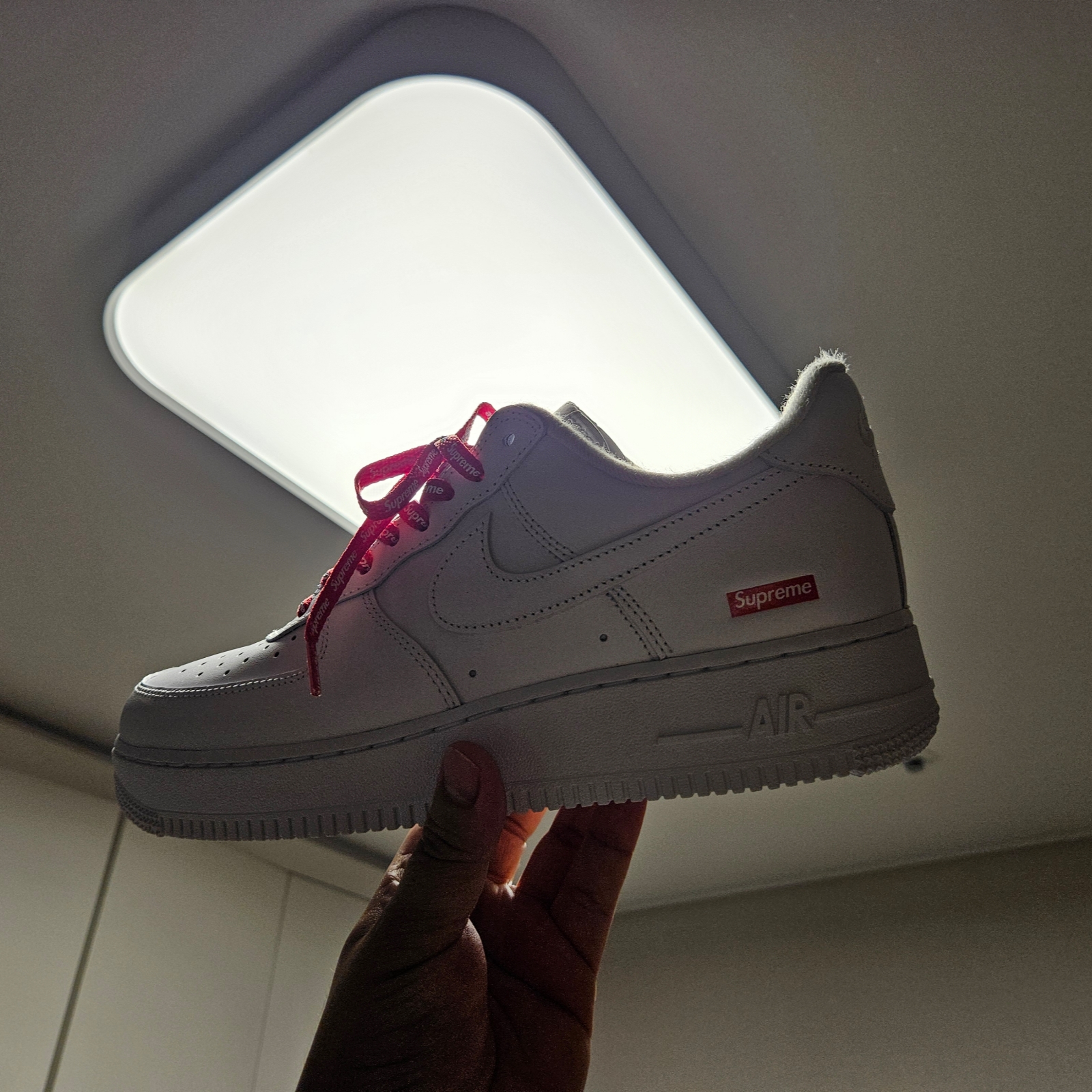 Nike x Supreme Air Force 1 Low White 착용 스타일