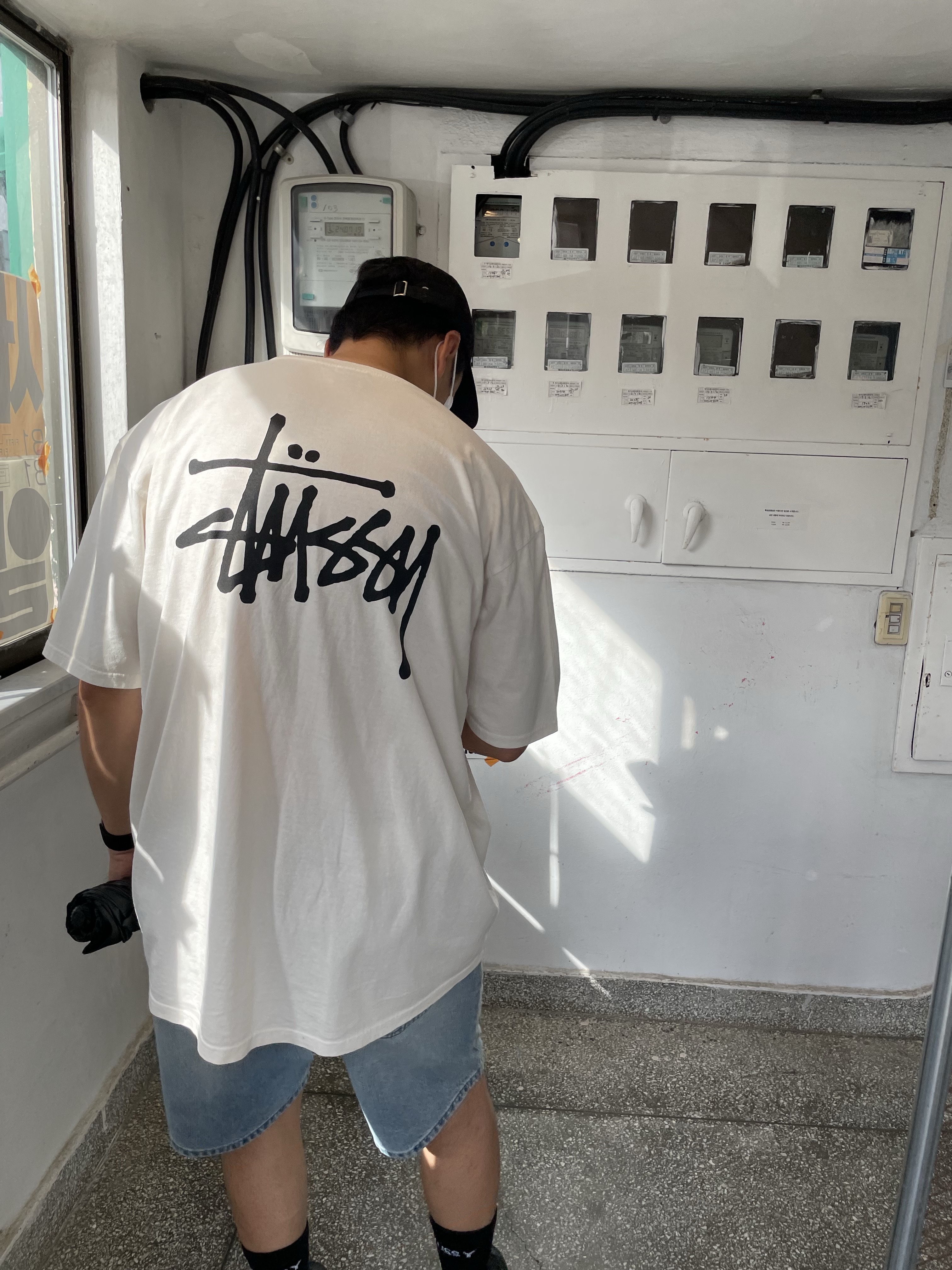 Stussy Basic Stussy Pigment Dyed T-Shirt Natural 2024, Nike x Stussy Everyday Plus Cushioned Crew Socks Black (3 Pack) 착용 스타일 - 2