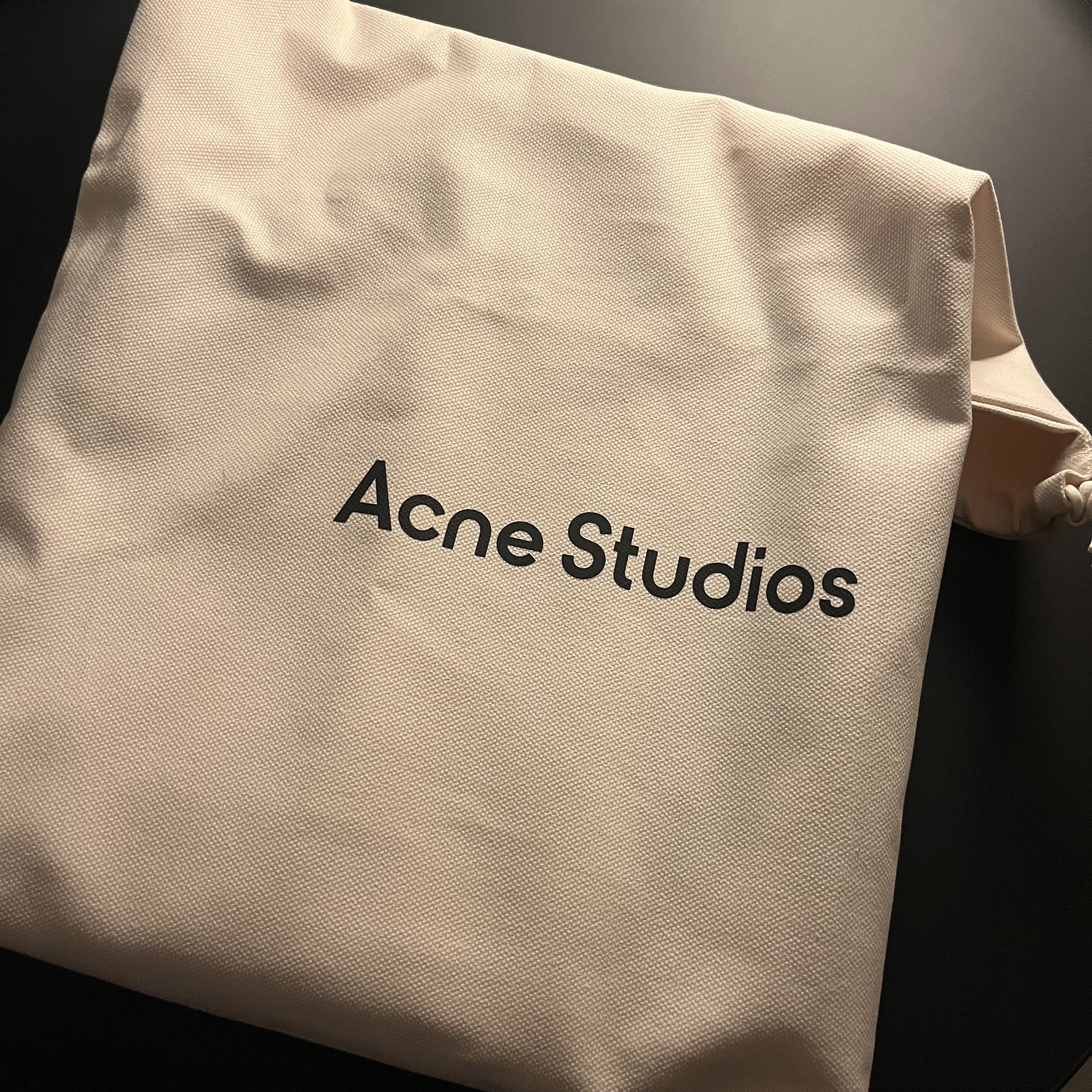 Acne Studios Baker Out Mini Tote Bag Brown Pink 착용 스타일 - 2