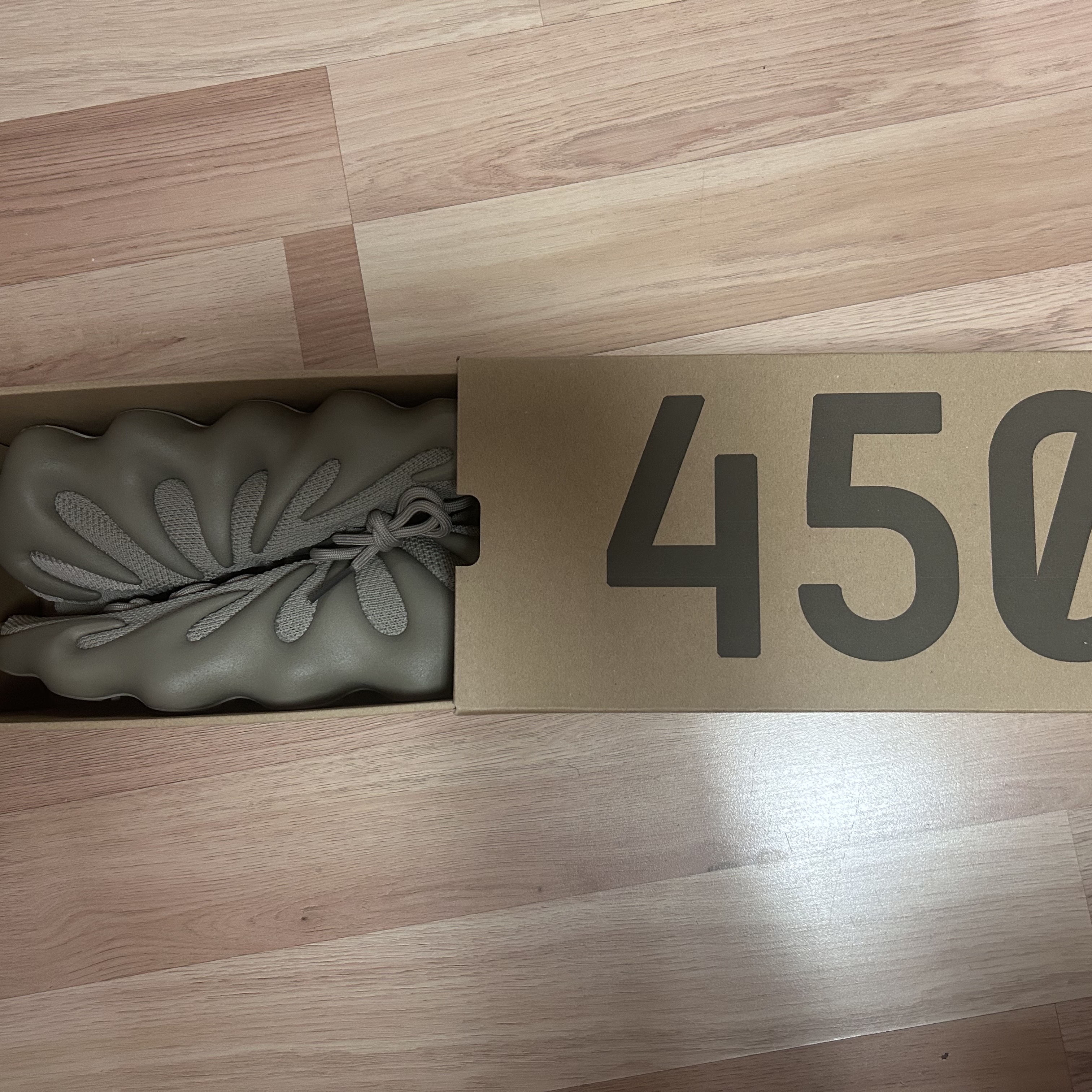 Adidas Yeezy 450 Stone Flax 착용 스타일 - 6